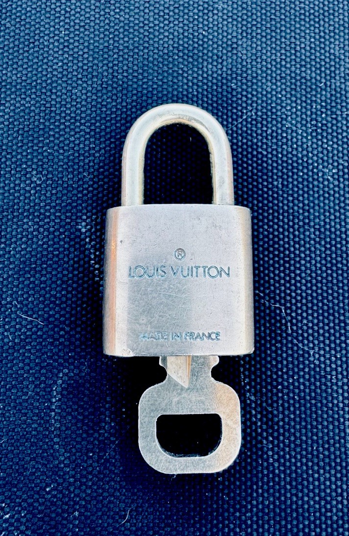AUTHENTIC LOUIS VUITTON WORKING BRASS LOCK & KEY RANDOM NUMBER