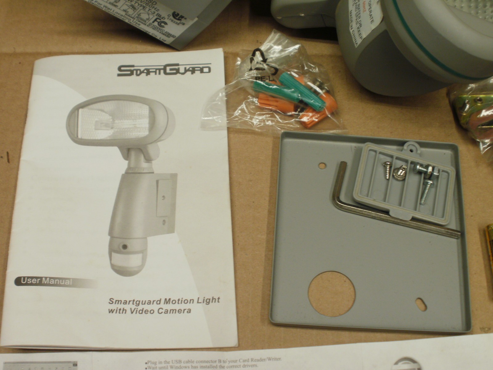 Gemini Consumer Tech. Smartguard Motion Activated Light / Video Recorder