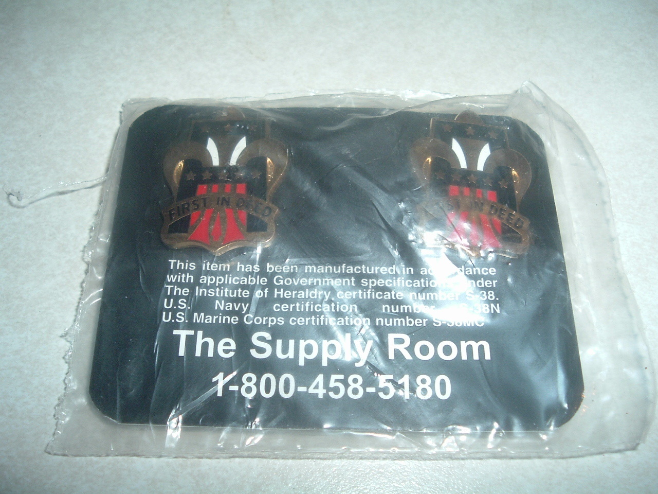 MILITARY ISSUE CREST INSIGNIA DUI SET OF 2 FIRST 1ST ARMY FIRST IN DEED NEW NIP