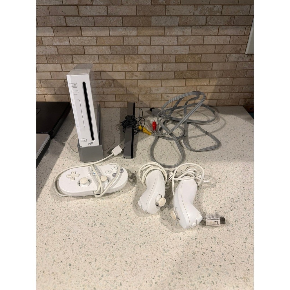 Nintendo Wii Console Bundle with Accessories