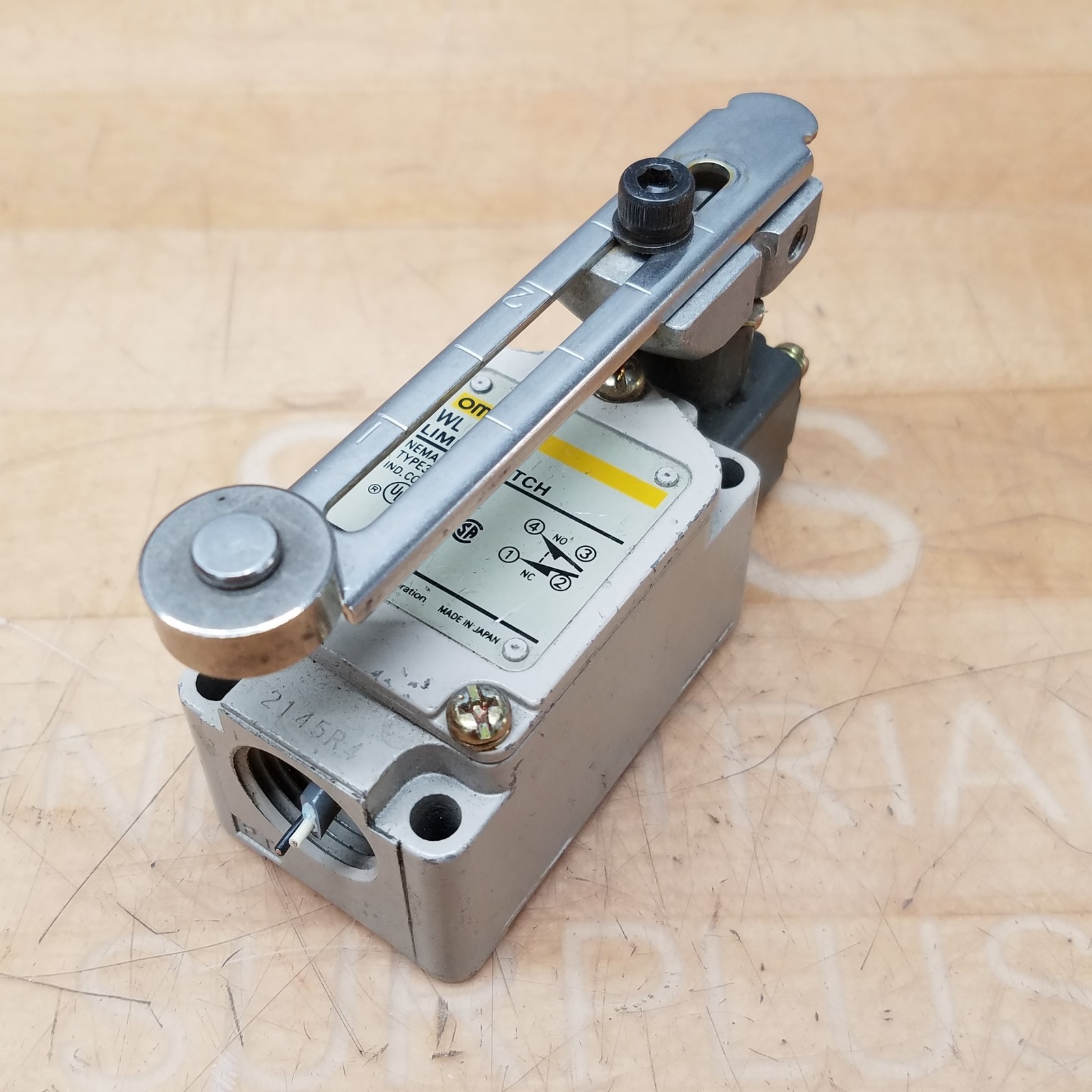 Omron WLCA2-2TS Limit Switch - USED