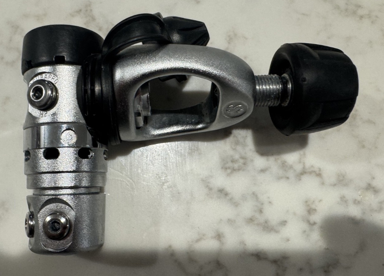 SCUBAPRO MK20 Regulator, YOKE (With some MK25 Upgrades)
