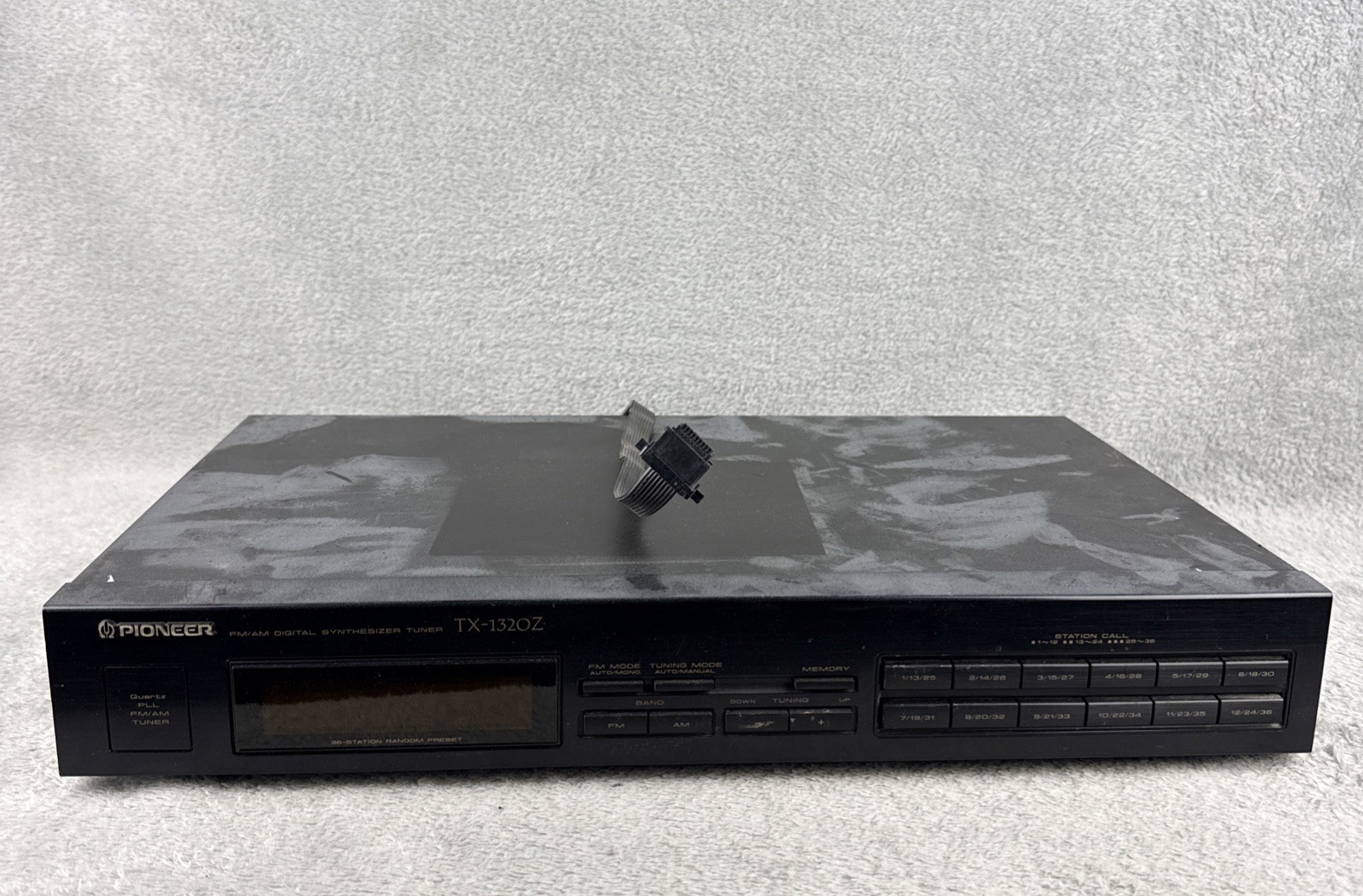 Pioneer TX-132OZ FM/AM Digital Synthesizer Tuner
