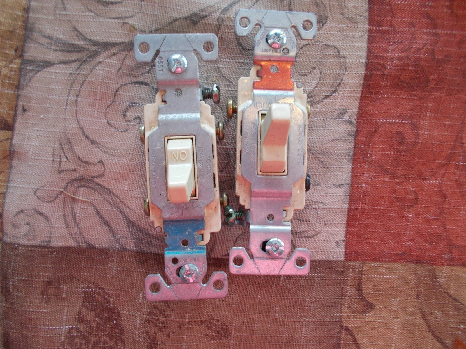 NEW Cooper CS320V Lot of 2 Ivory Commerical Wall Light Toggle Switch *FREE SHIP*