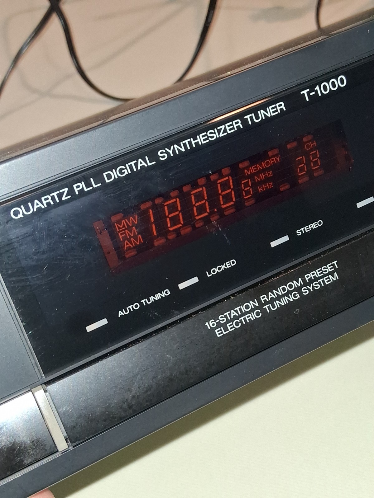 Vintage Sansui quarts digital synthesizer tuner T1000