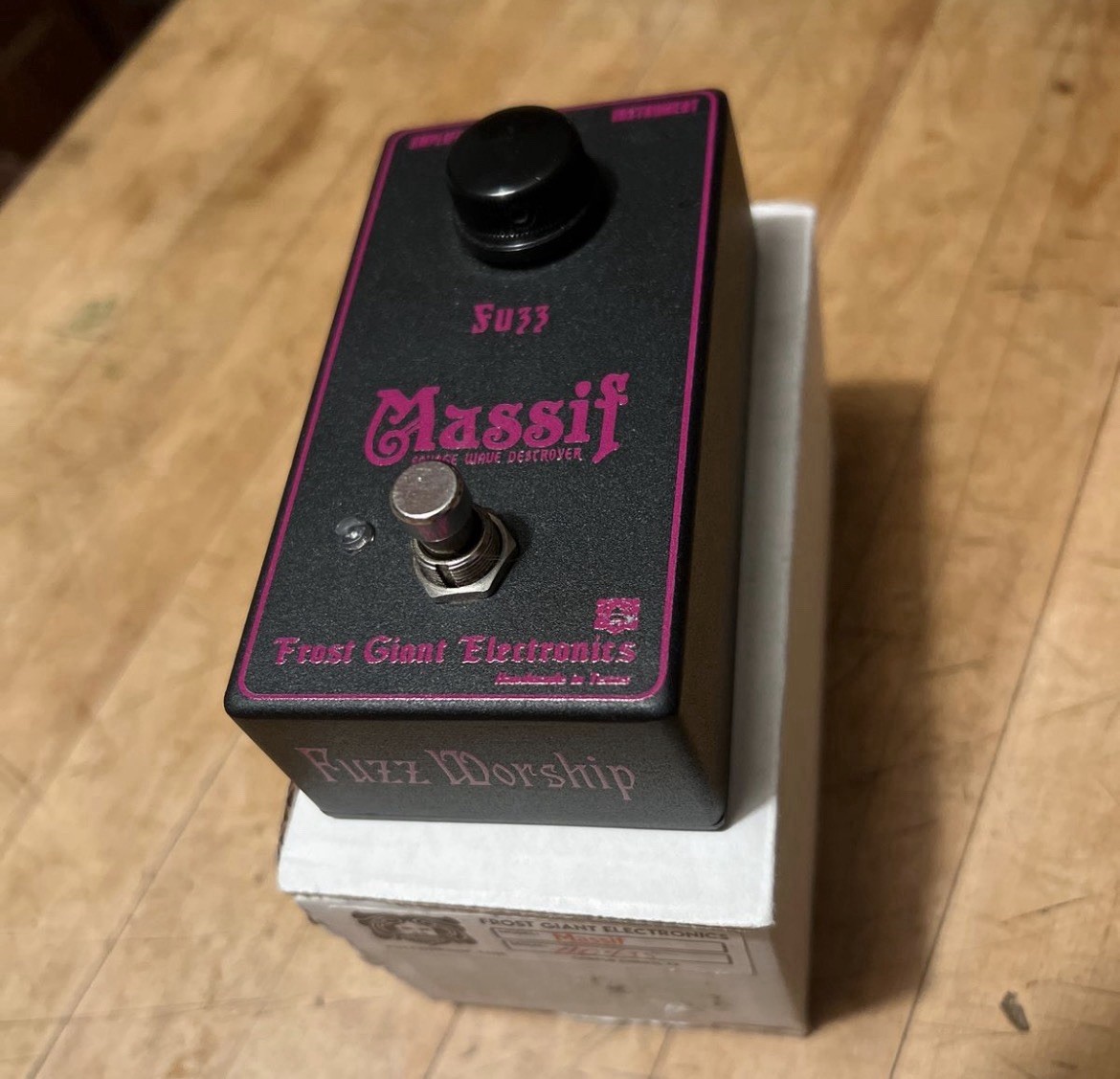 Used Frost Giant Electronics Massif Fuzz Guitar Bass Effect Pedal With Box