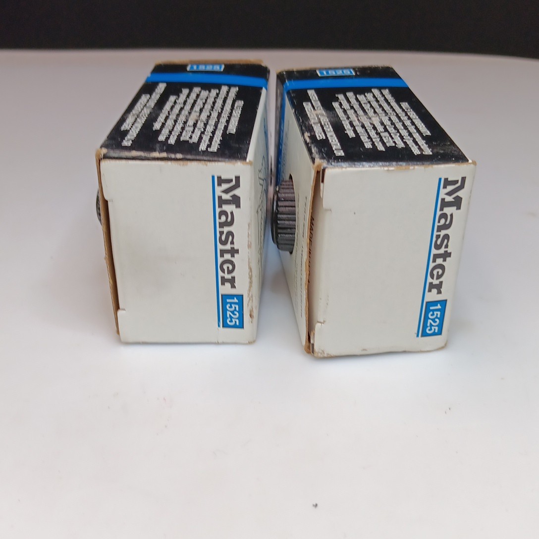 2 Master Lock Medium Security/General Use Combination Padlocks #1525 U.S.A. MADE