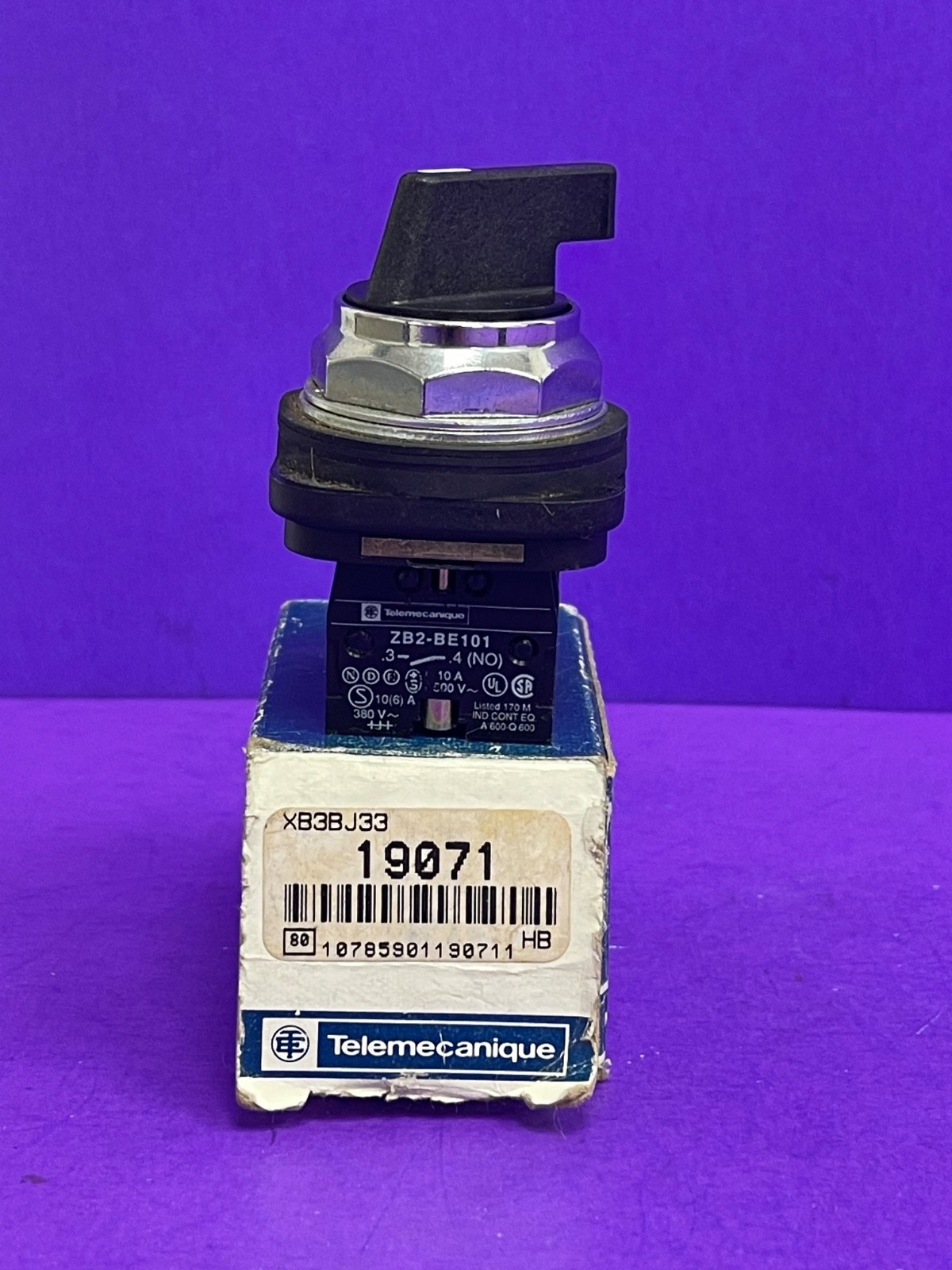 Telemecanique XB3BJ33 Selector Switch 3 Position, 2 NO