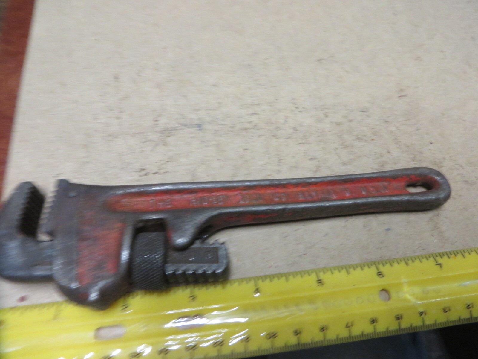 RIGID 8" ADJUSTABLE PIPE WRENCH