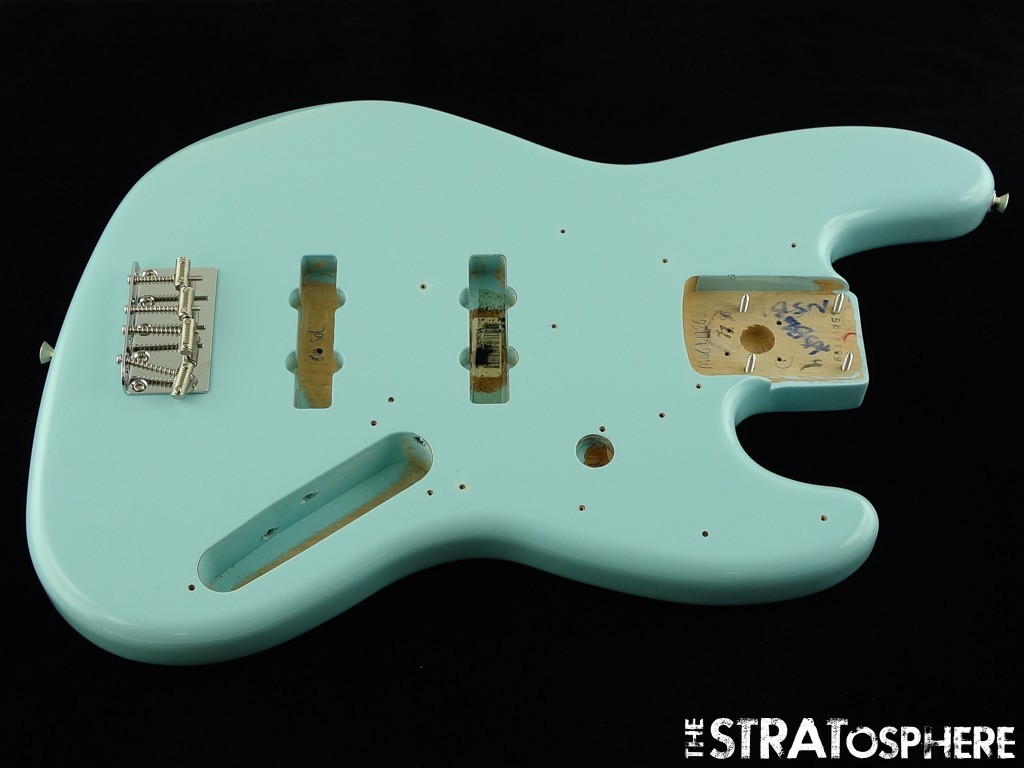 Fender Vintera III Early 60s Jazz Bass BODY & HARDWARE Alder Sonic Blue