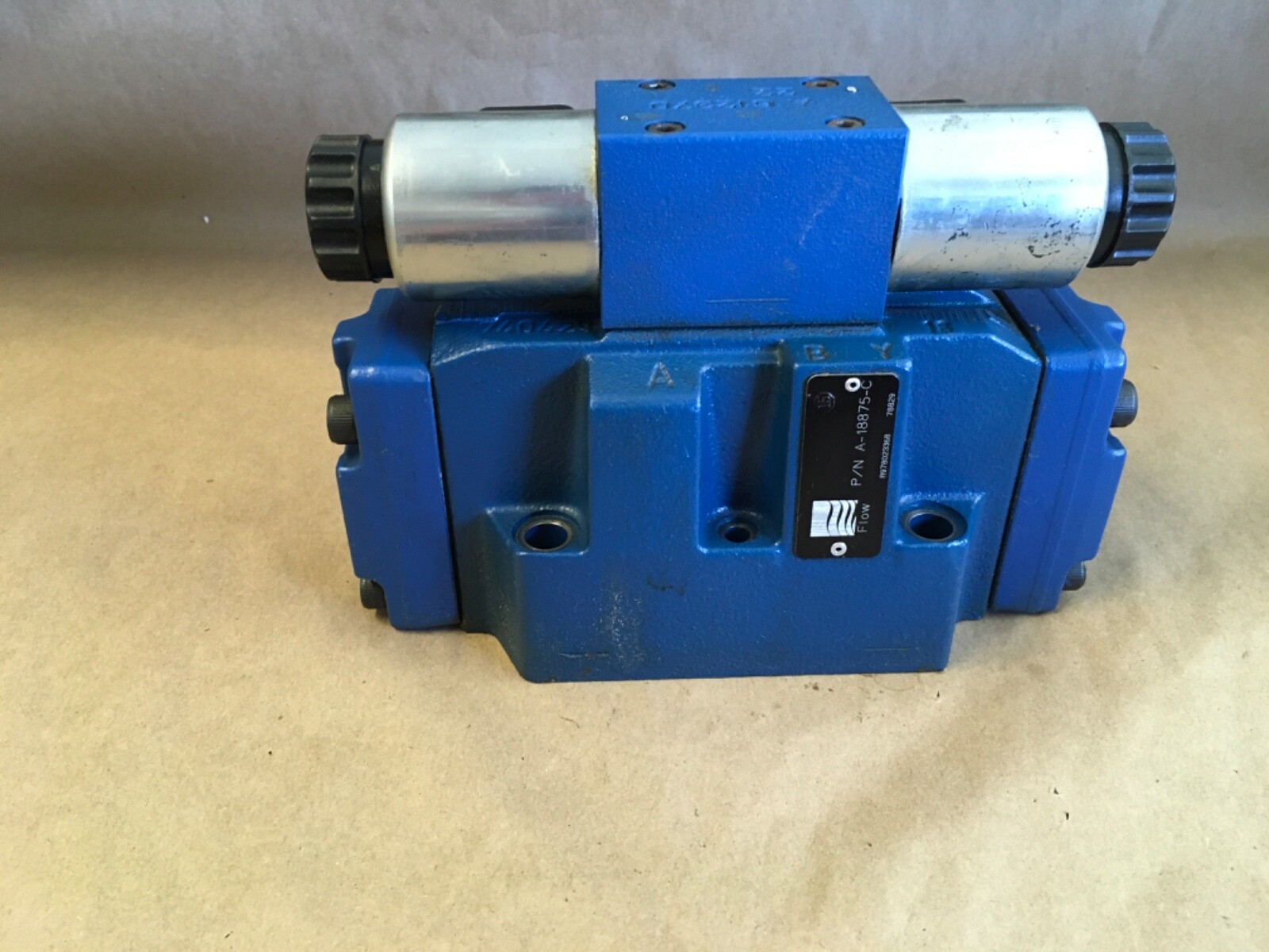 REXROTH 808825 DIRECTIONAL VALVE A-18875-C (KB)