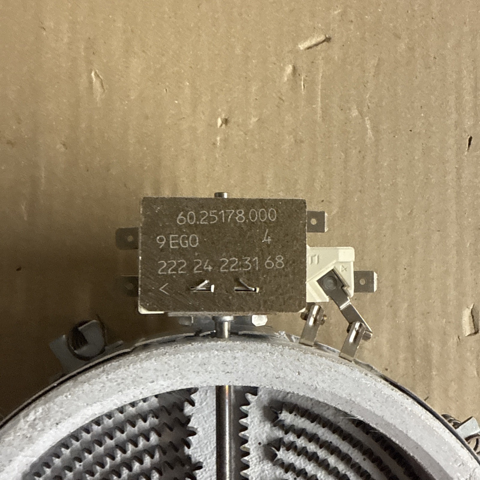 Element Range EER244MSCW Surface Element A28300102