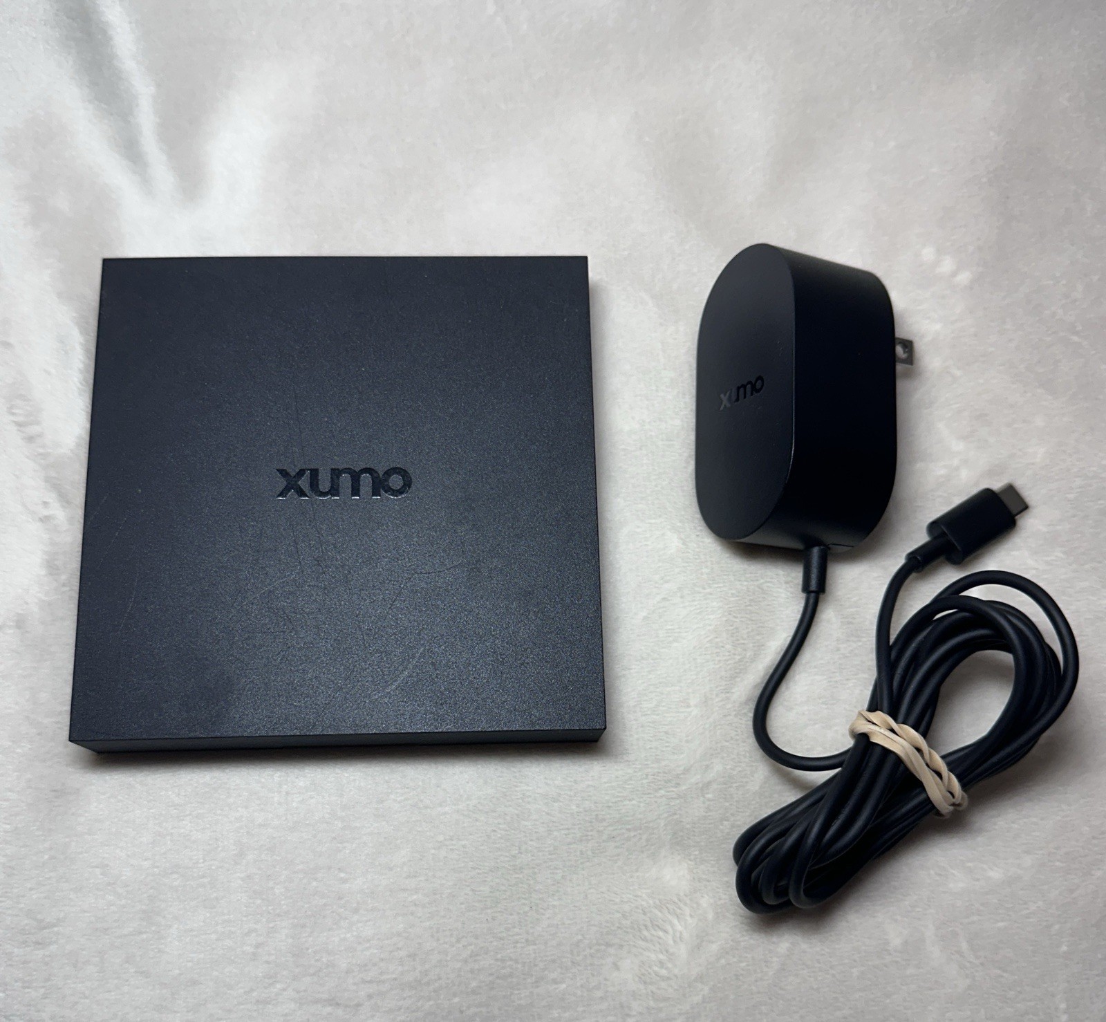Xumo ES1 (A) 4K Streaming Box with Power Adapter Cord | No Remote | Tested Works