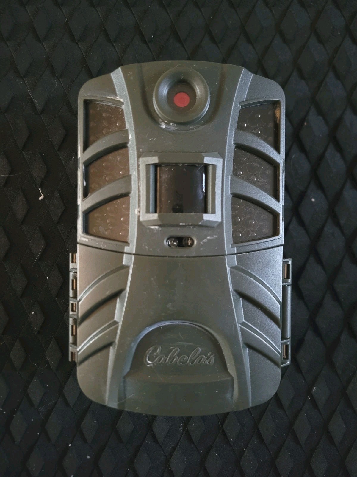 Trail Camera - Cabelas outfitter 30MP IR BLK - No GLOW
