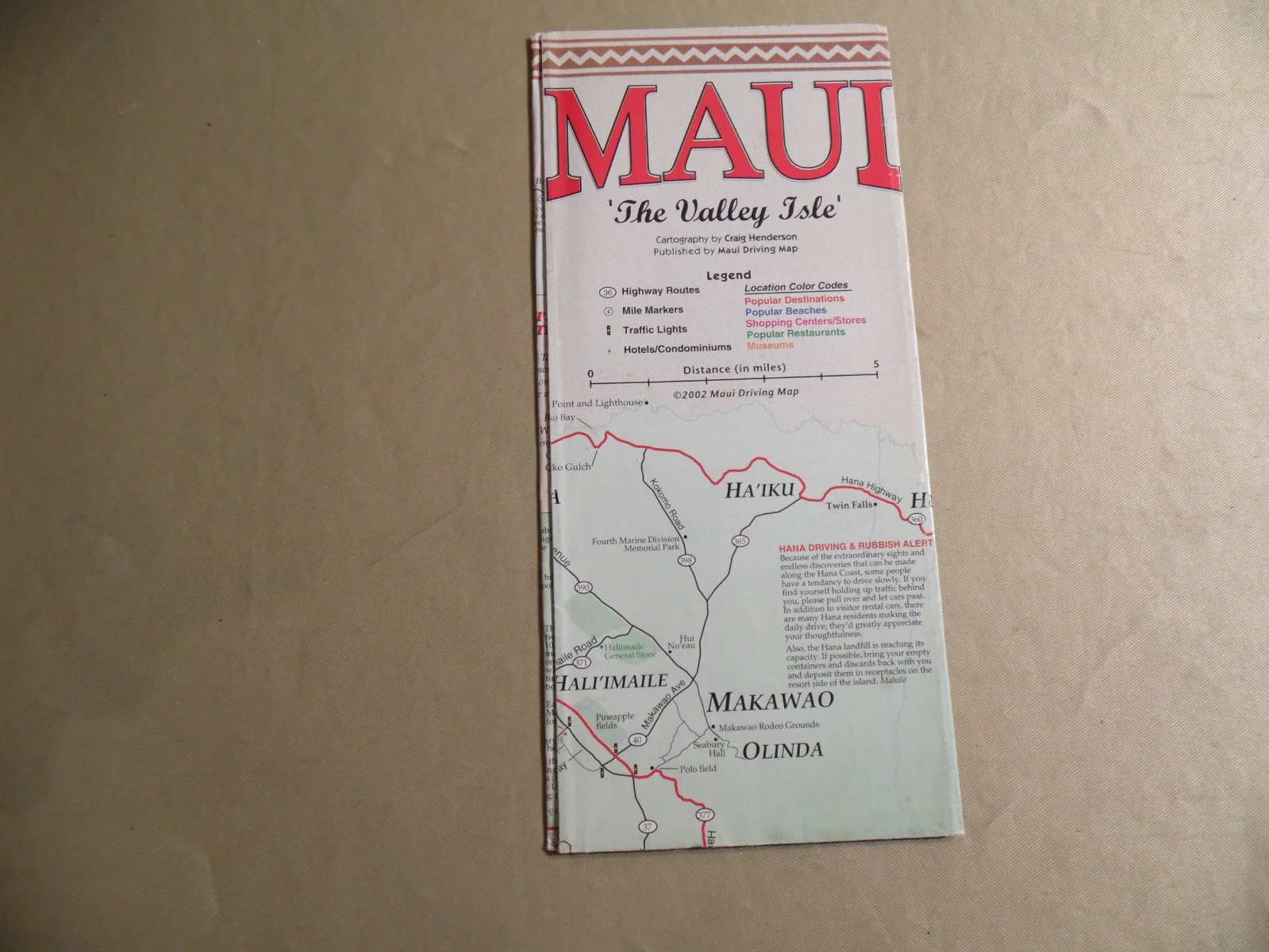 Maui The Valley Isle Map / Circa 2002 / Free Domestic Shipping