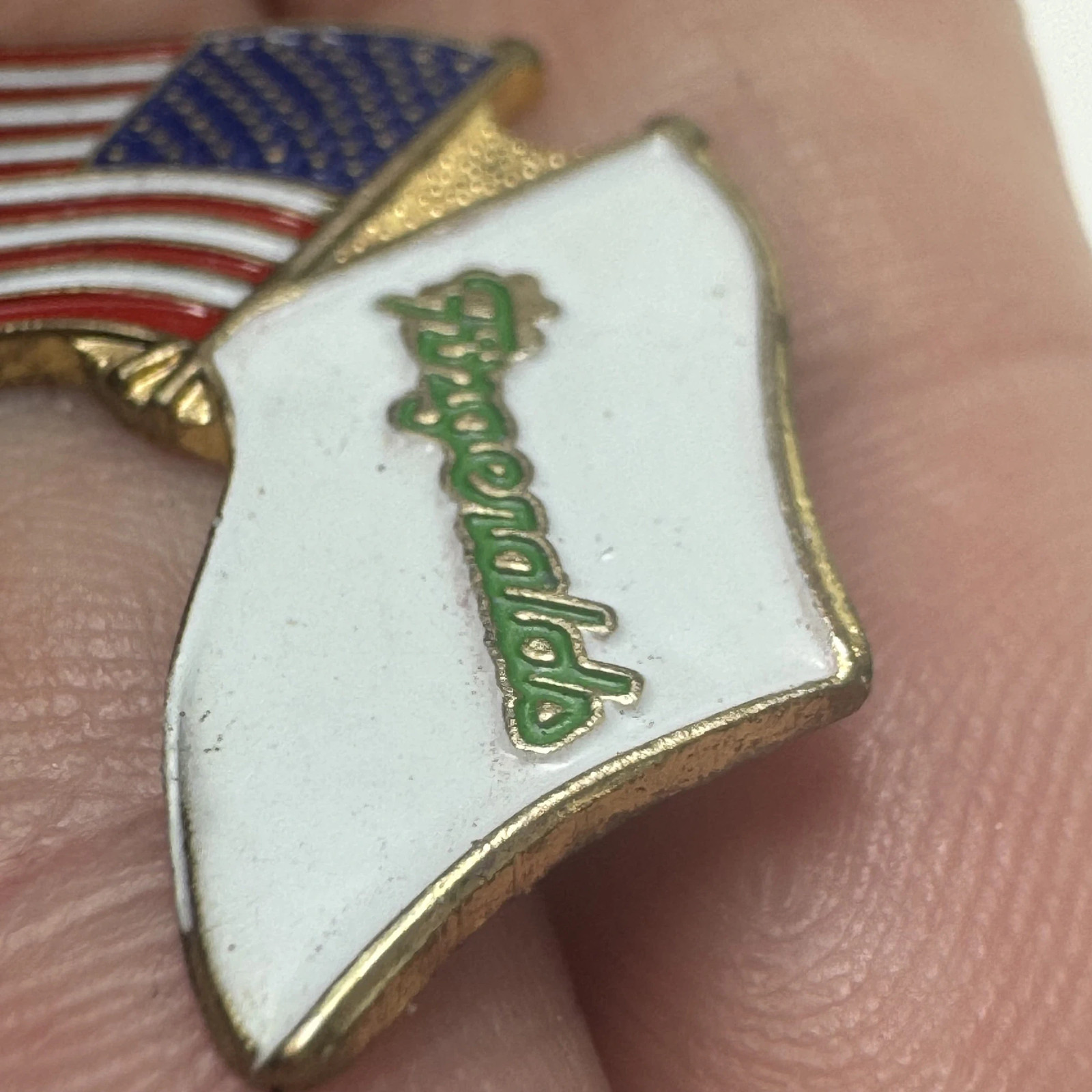 Fitzgeralds Casino Collectible American Flag Lapel Pin Enamel Gold Tone