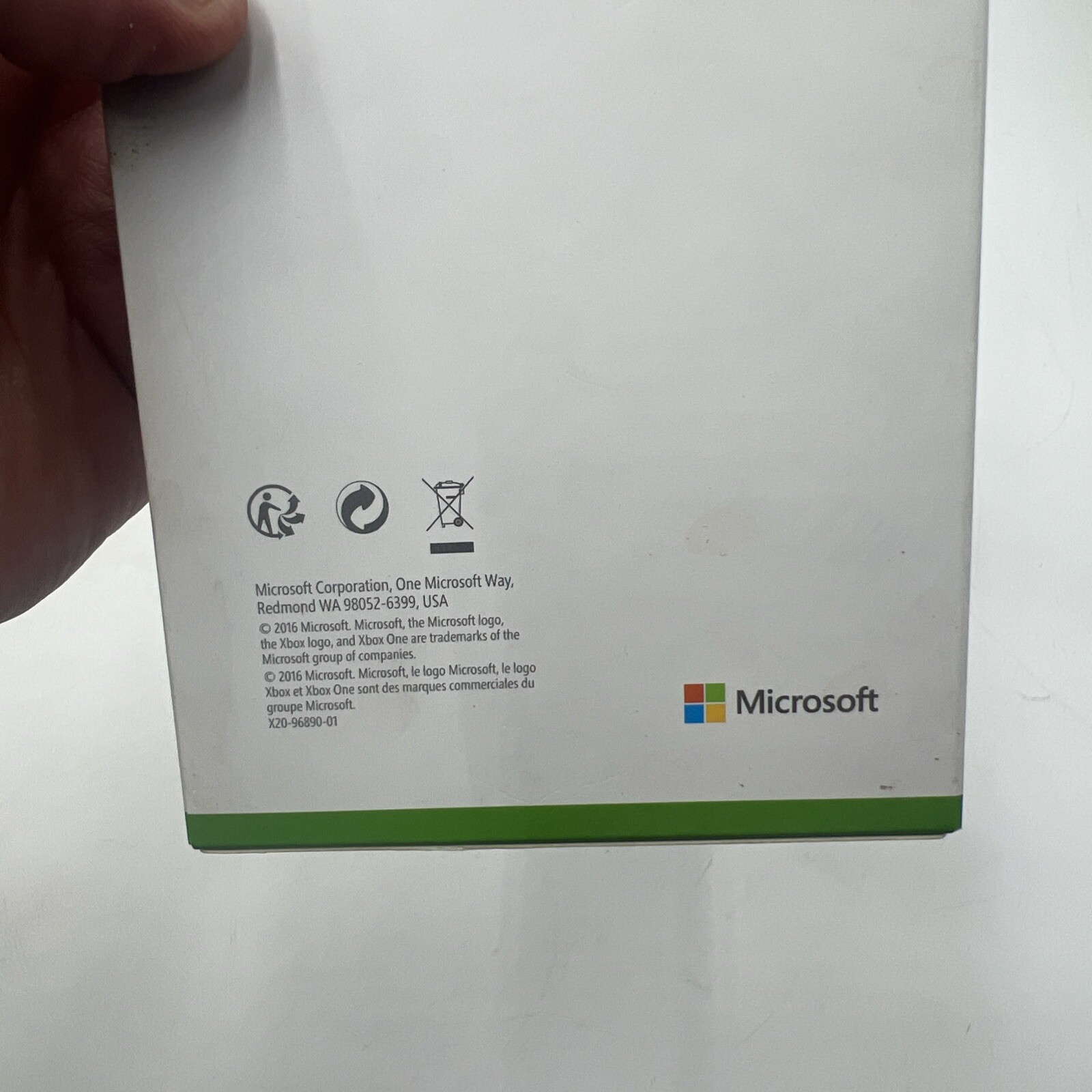GENUINE XBOX MICROSOFT XBOX ONE S VERTICAL STAND 3AR-0001 IN BOX