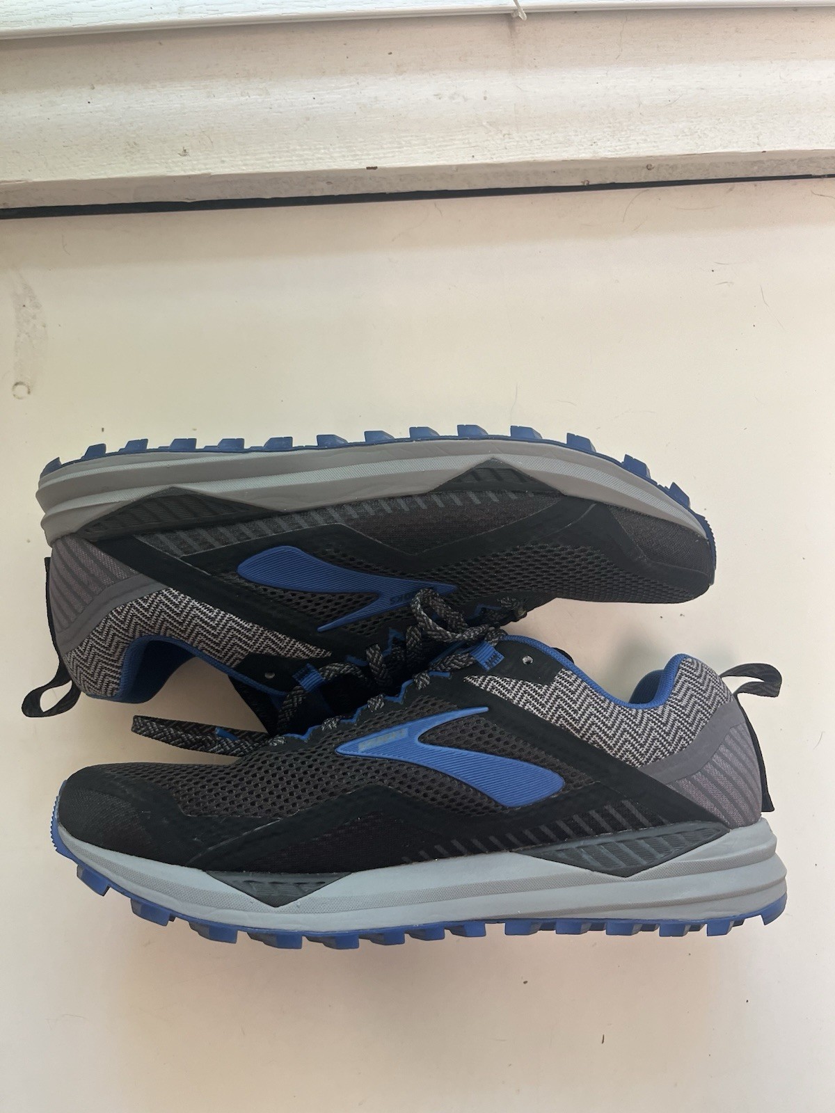 Brooks Cascadia 14 GTX Trail Running Shoes Black Blue Gray Mens Size 8 D