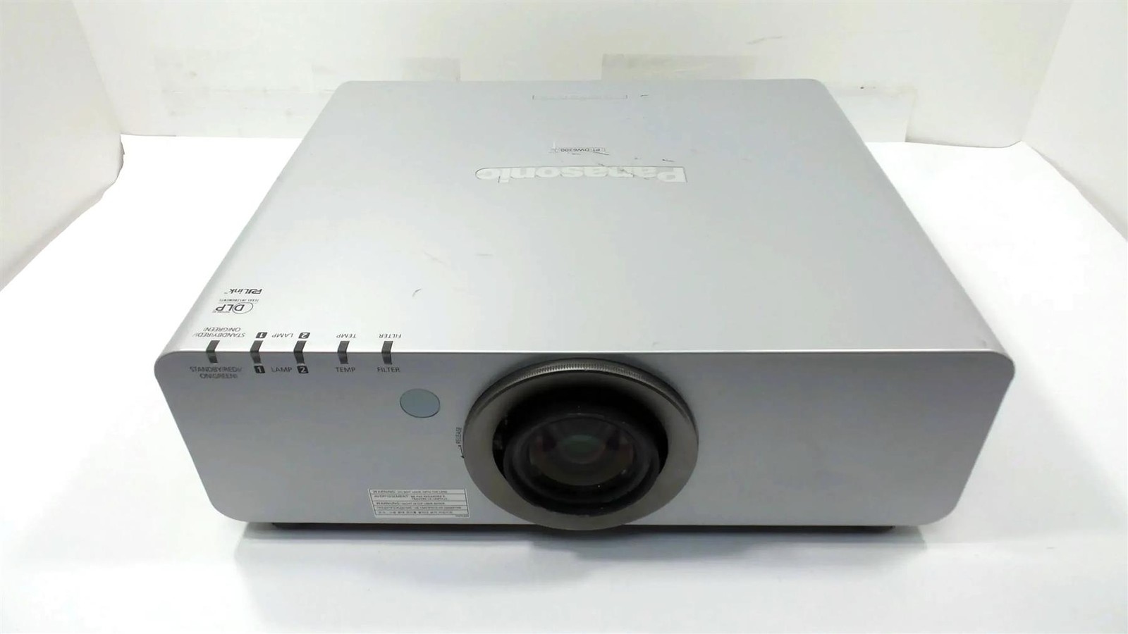 Panasonic DW6300 (PT-DW6300US) WXGA DLP Projector VGA-DVI - Tested