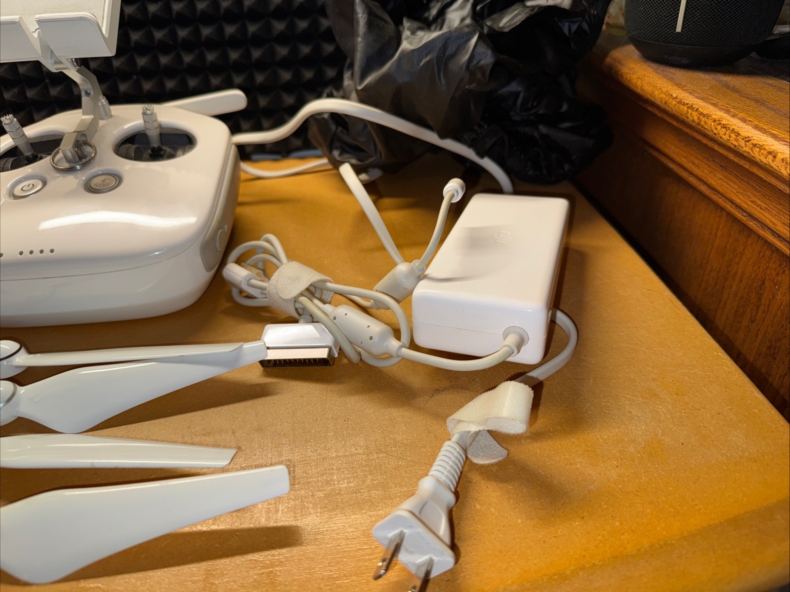 DJI Phantom 4 Pro (4K Video) Quadcopter + Remote - White