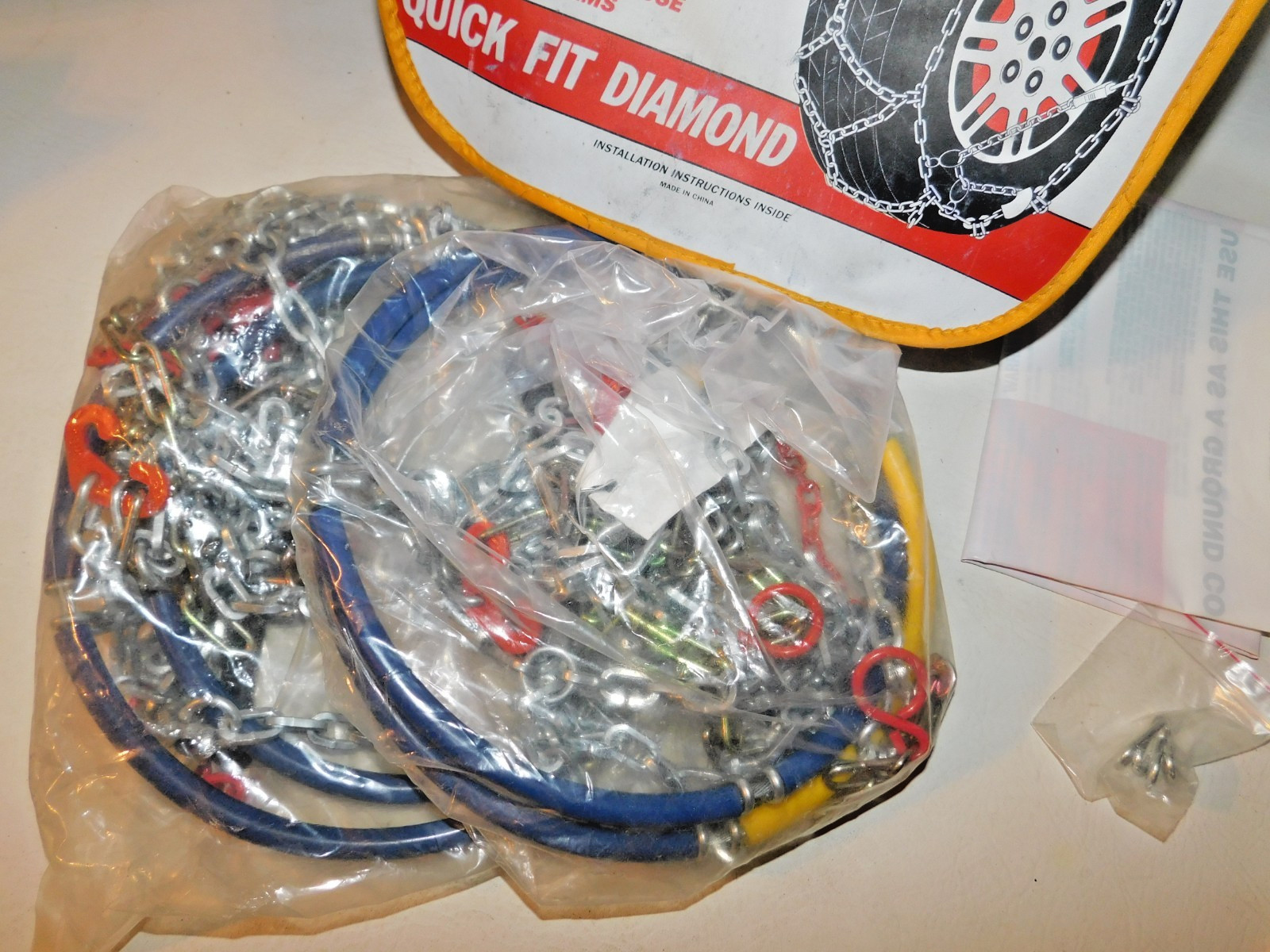 1520-s Les Schwab Quick Fit Diamond Pattern Tire Chains, 1 Pair - Never Used