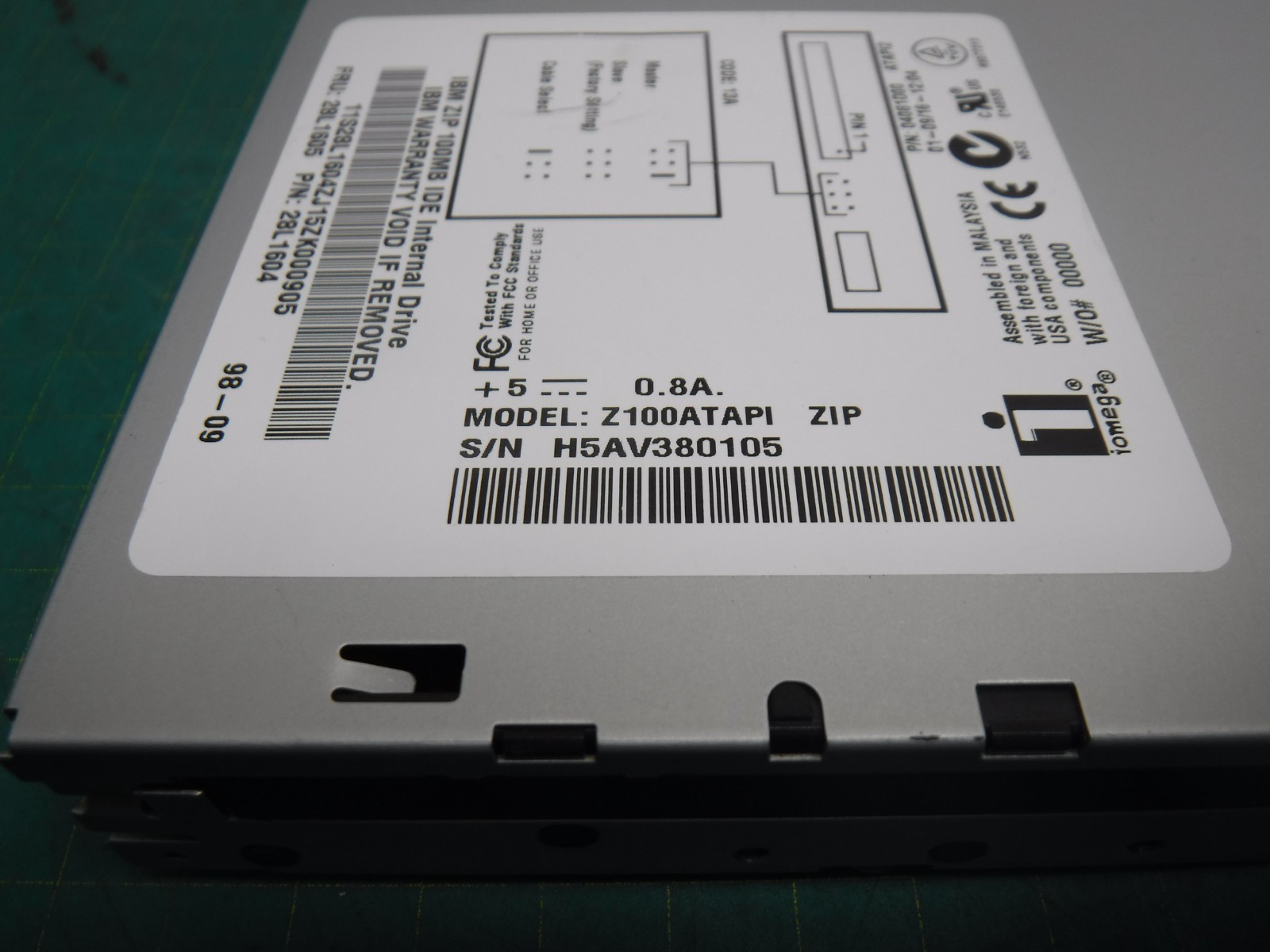 Iomega ZIP 100 Internal ATAPI Drive – Z100ATAPI (3.5")