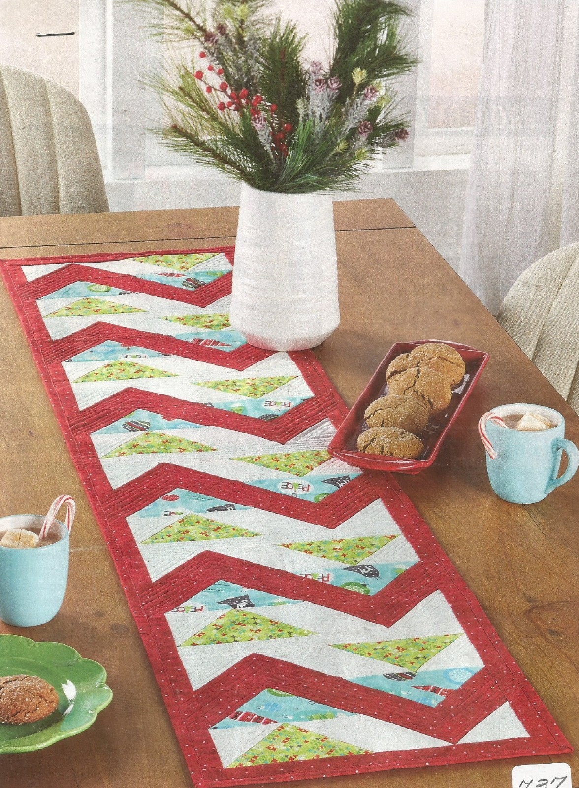 E0242  MERRY MEETING RUNNER  QUILT PATTERN/INSTRUCTIONS