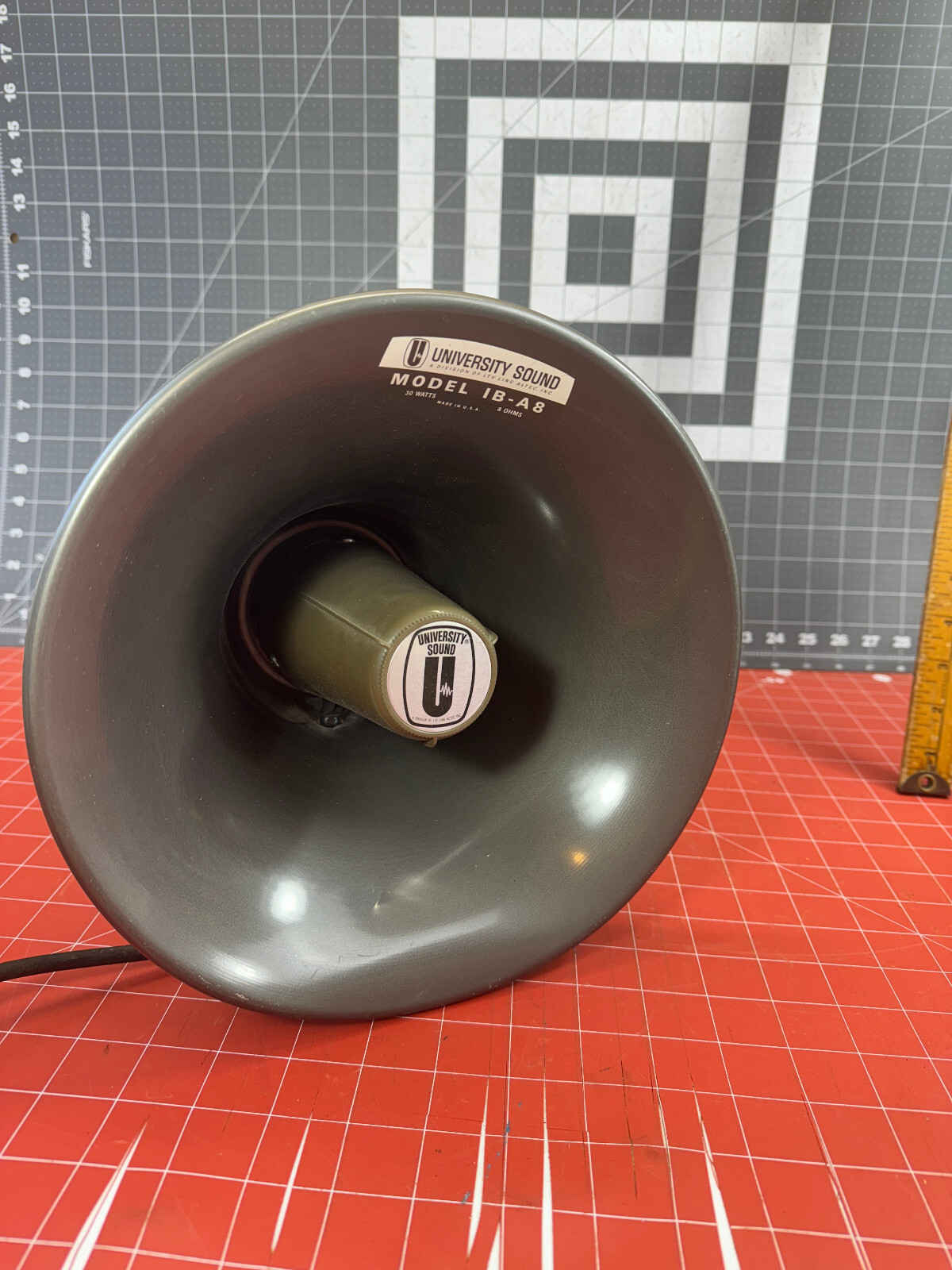 University Sound IB-A8 Loud Speaker