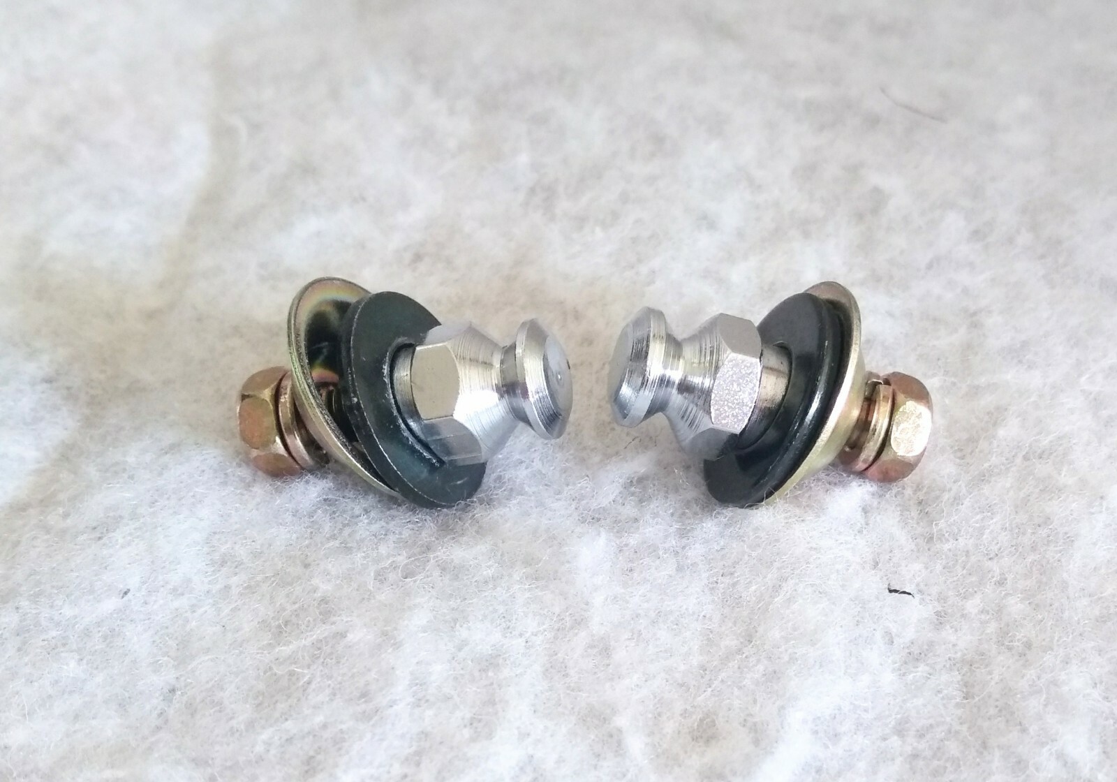 LOT OF 2 - YAMAHA NOUVEAUX LUG POSTS (ONE PAIR WILL SEAT TWO SEPARATE LUGS)