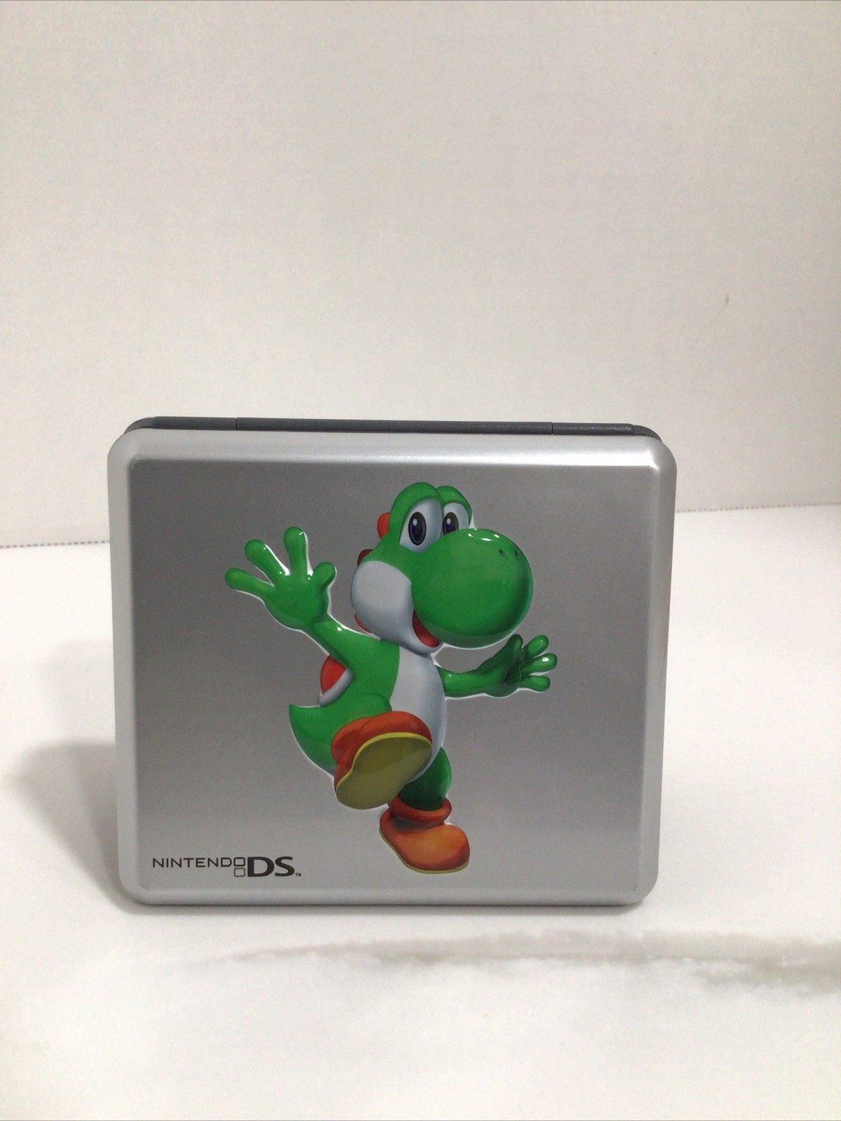 YOSHI GAME CASE - FOR NINTENDO DS LITE GAME CARTS - RETRO GAMERSOOM COLLECTOR