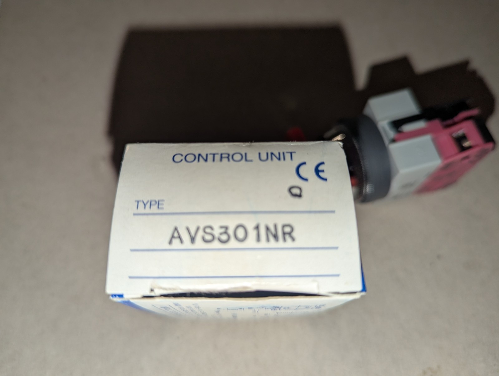 NEW GENUINE IDEC AVS301NR CONTROL UNIT