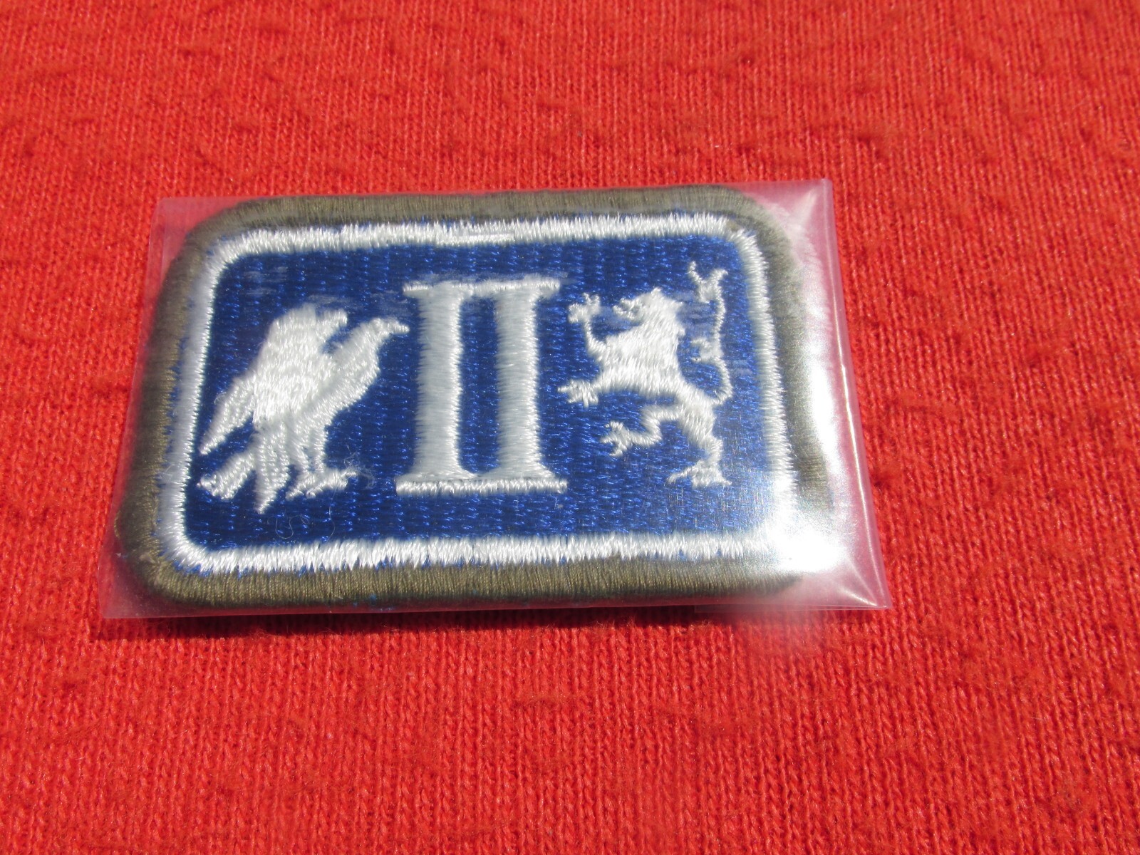 ORIGINAL Armored 2ND CORPS  PATCH OD BORDER Green on White for Armor