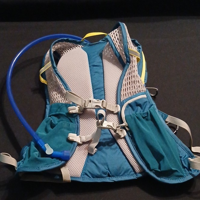 CamelBak Octane 10 10L Blue Hydration Pack Backpack w/ Drinking Tube, 2 Pockets