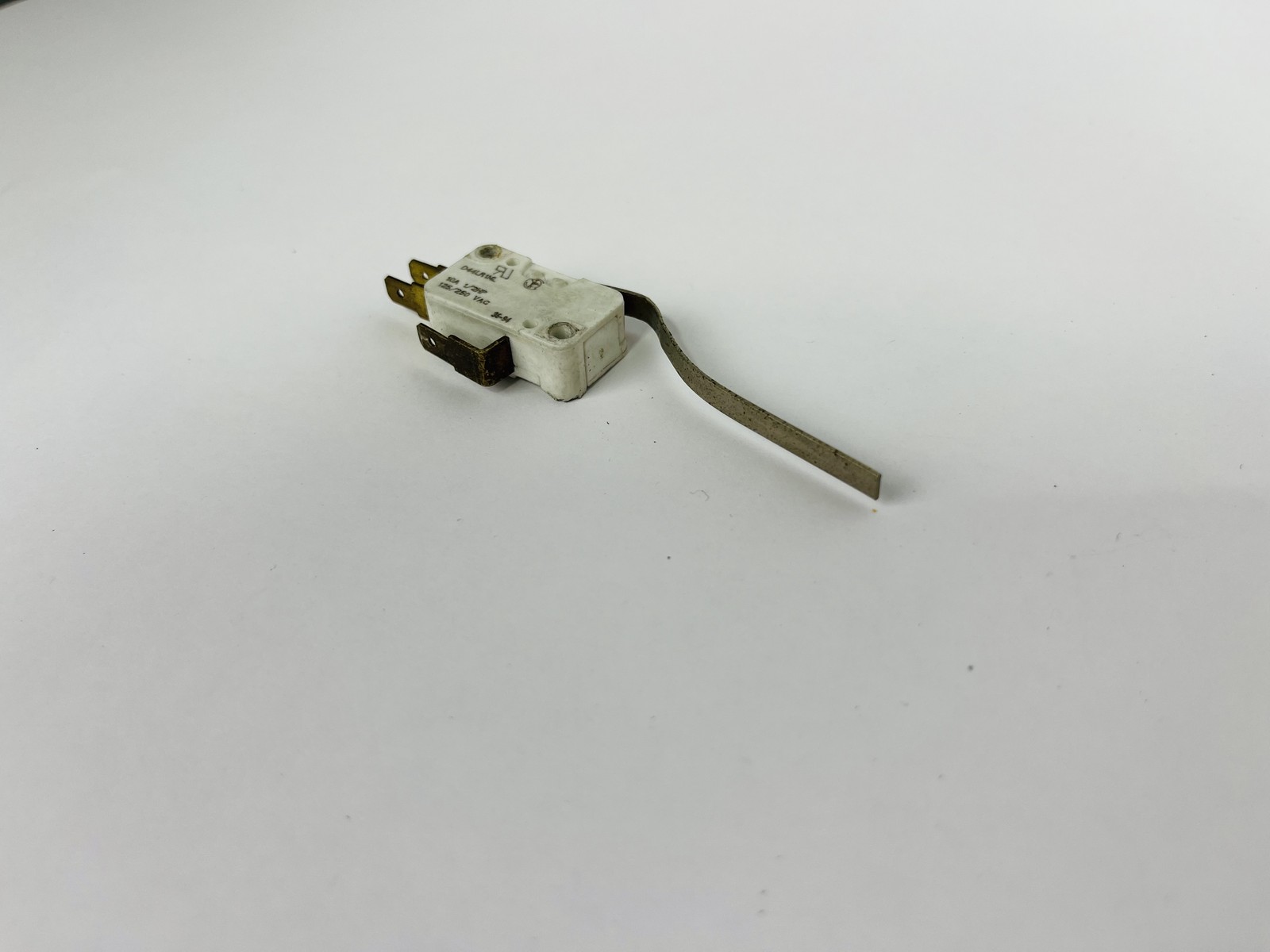True Fitness 500AHRCO Treadmill Power Entry Limit Switch D44LR1ML (PP96)