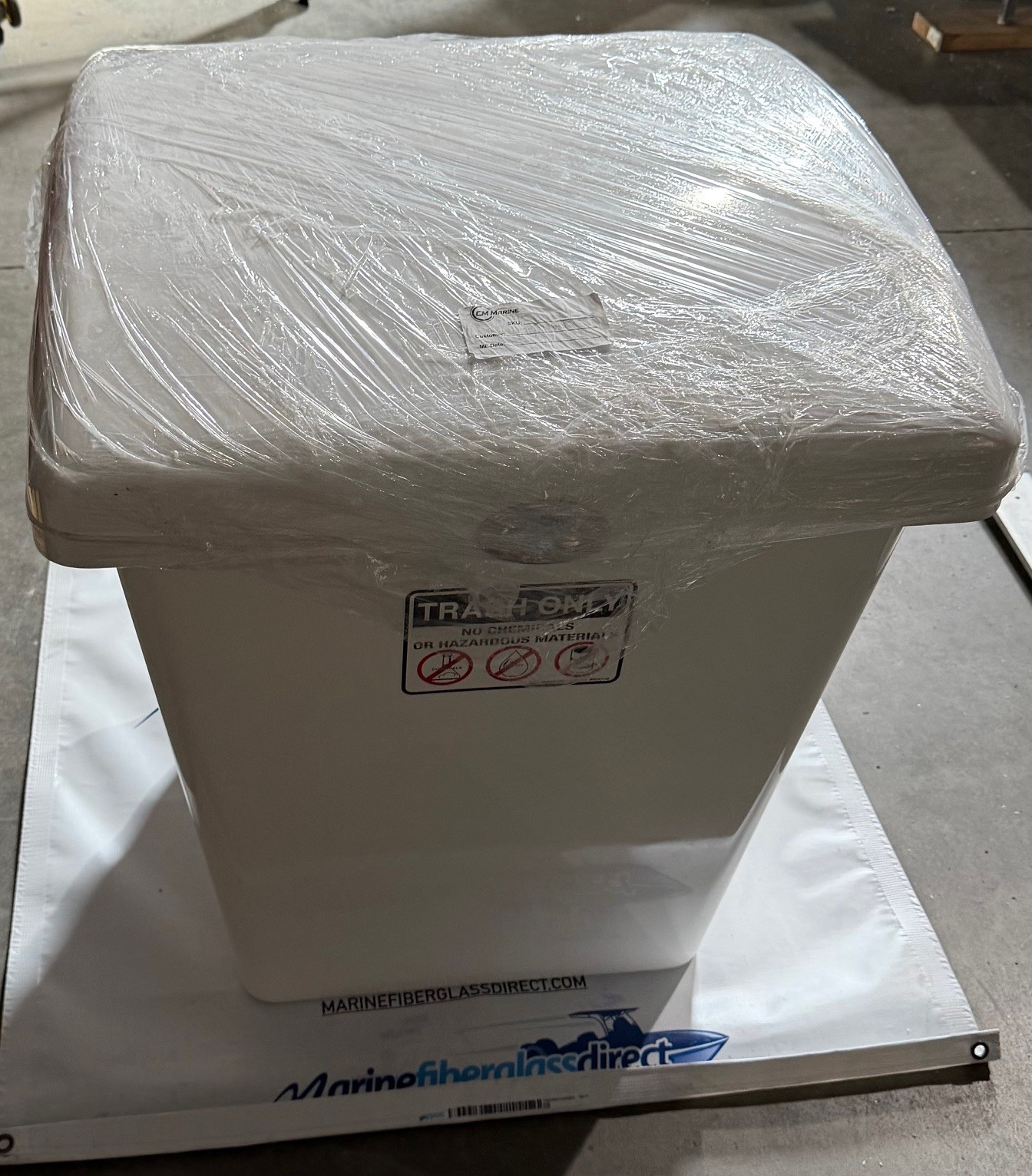 SALE C&M Marine Fiberglass Trash Can 25”Hx22"Wx21"D Marina Dock Boat RWTR20
