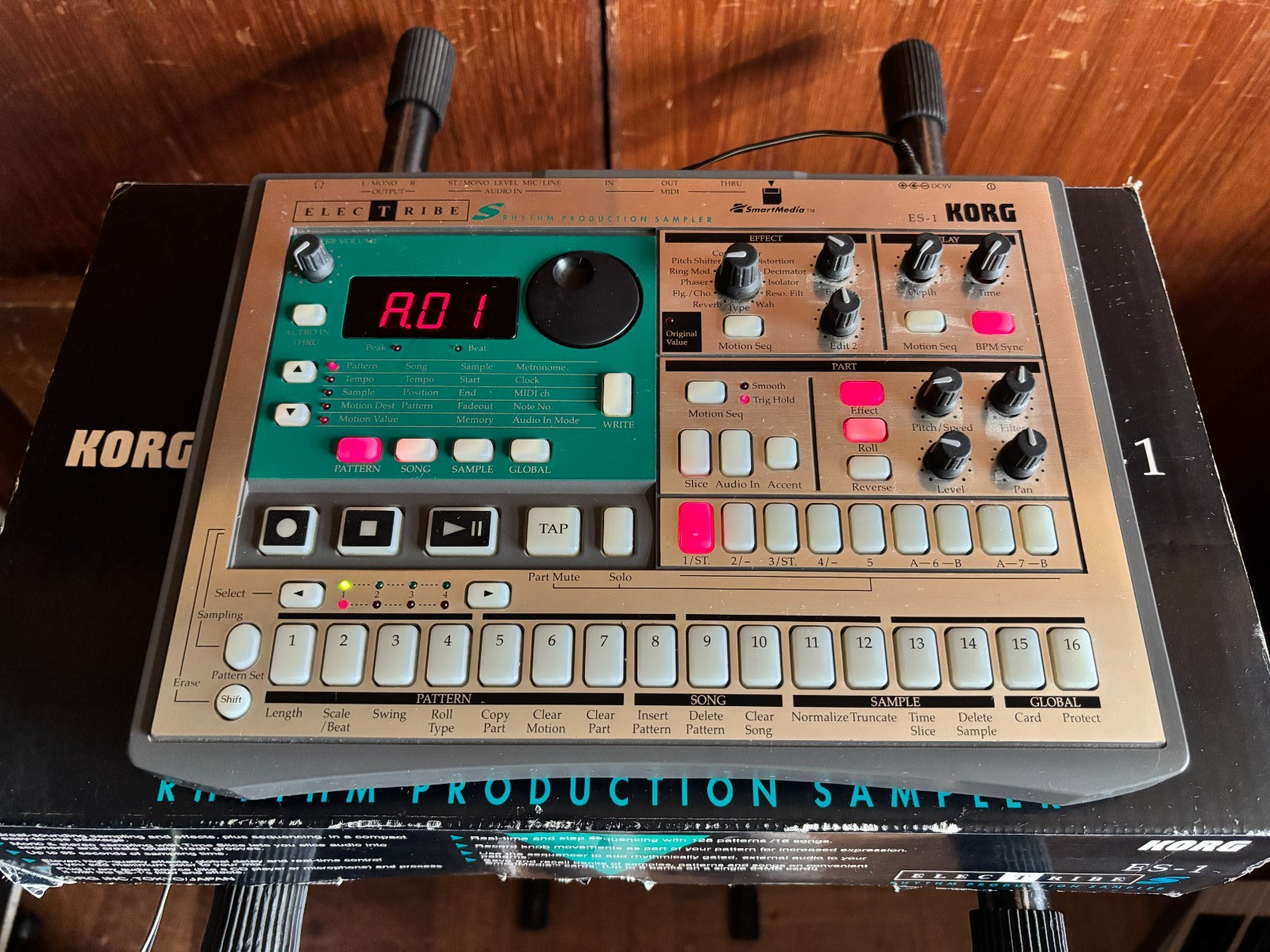 Korg ElecTribe S ES-1 ES1 Sampler Drum Machine Sequencer w/ box