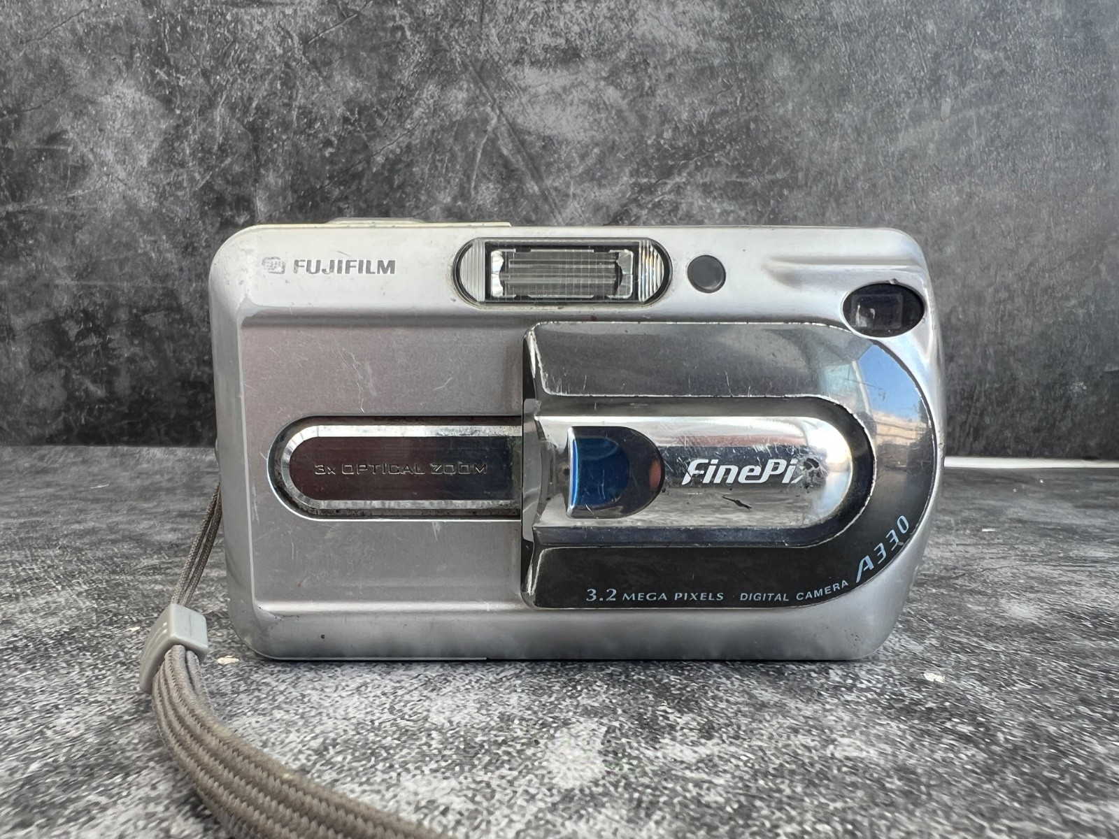 Fujifilm Digital Camera FinePix A330 3.2MP Silver Retro 2000s digicam