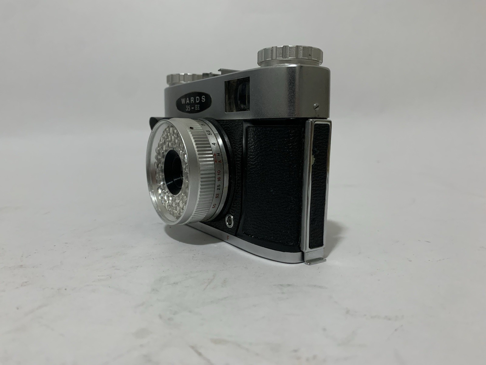 Wards-35 EE 35mm Point and Shoot Viewfinder Camera With Case Untested