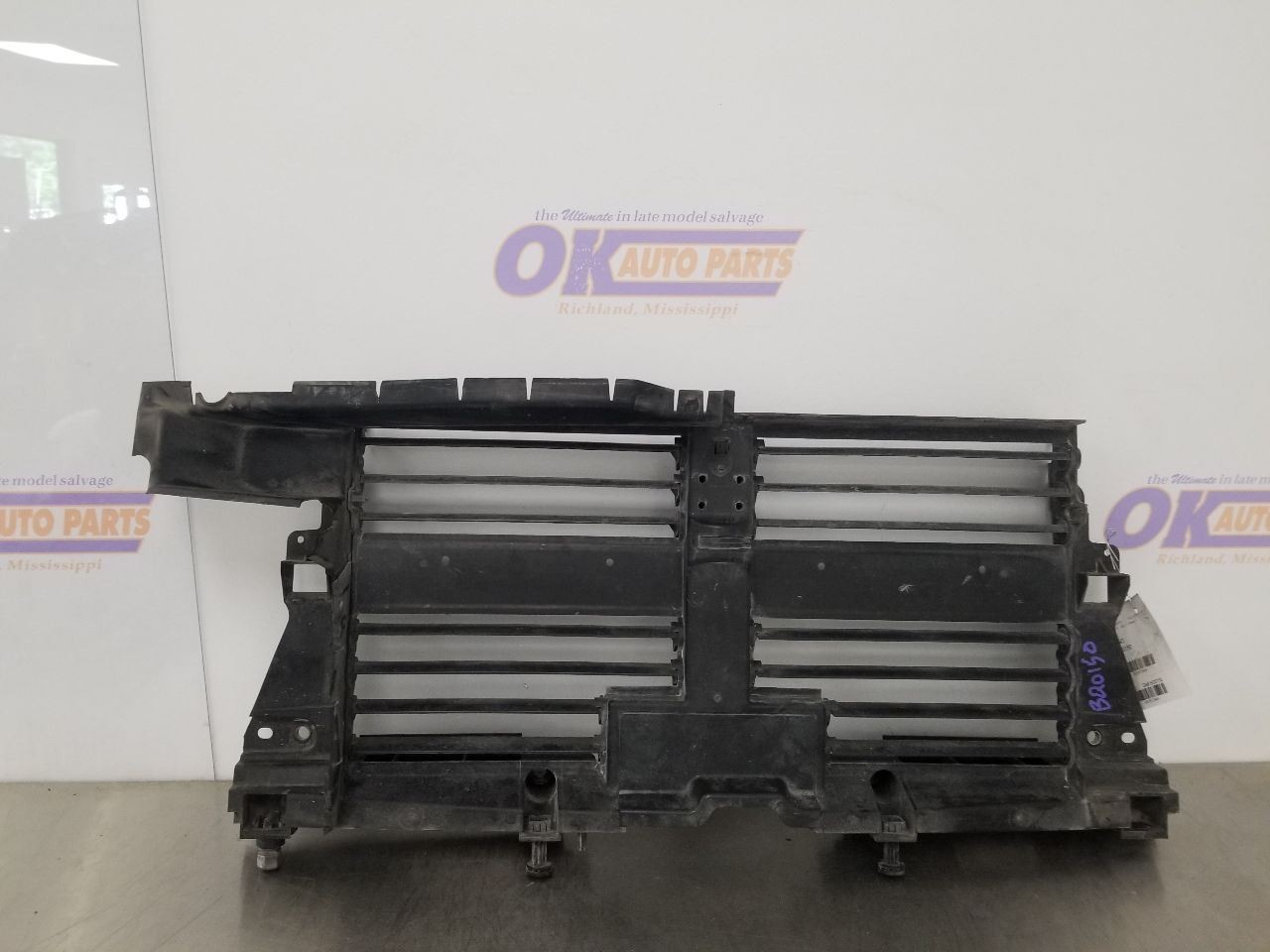 23 JEEP GRAND CHEROKEE OVERLAND AIR SHUTTER 3.6L UPPER