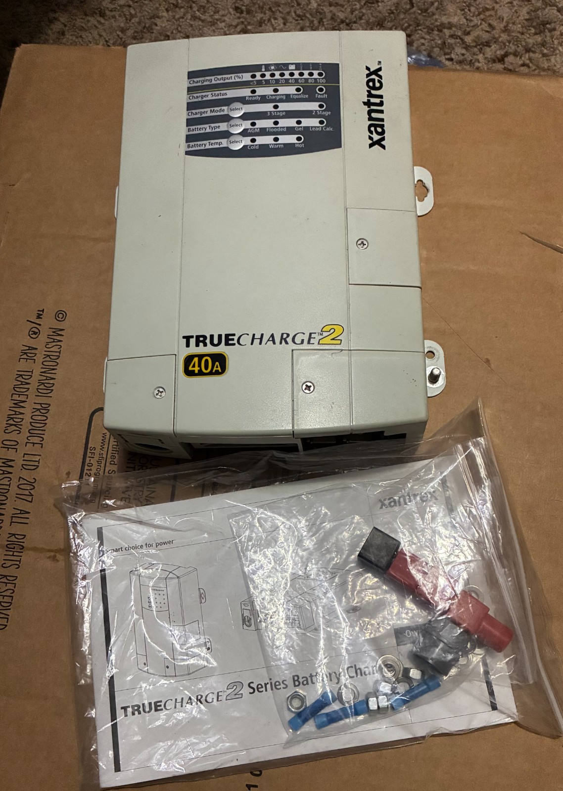XANTREX TC4012 CHARGER  IN GREAT WORKING CONDITION