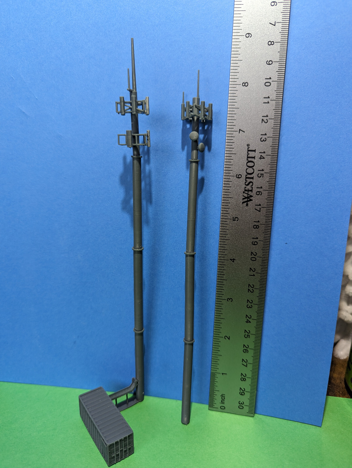 Z-Scale Cell Towers (2)