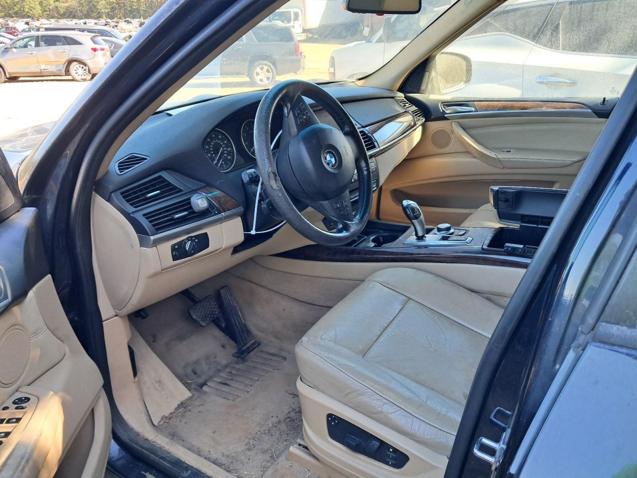 X5 2009 Glove Box 4833592