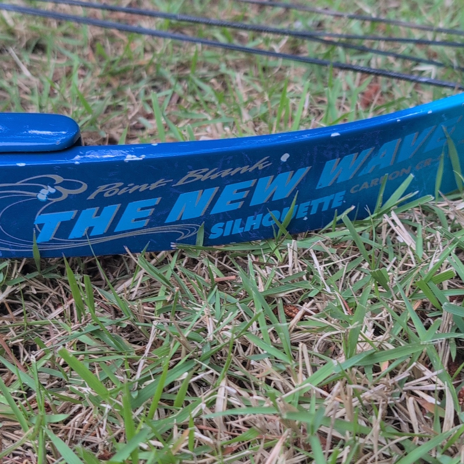 Point Blank The New Wave Carbon compound Bow Blue Right Hand Target