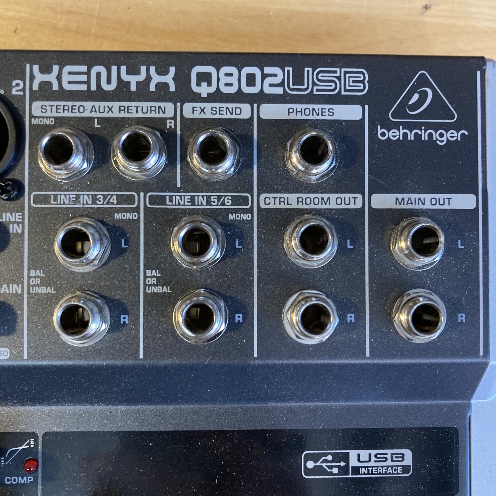 Behringer Xenyx Q802Usb Mixer No Cords