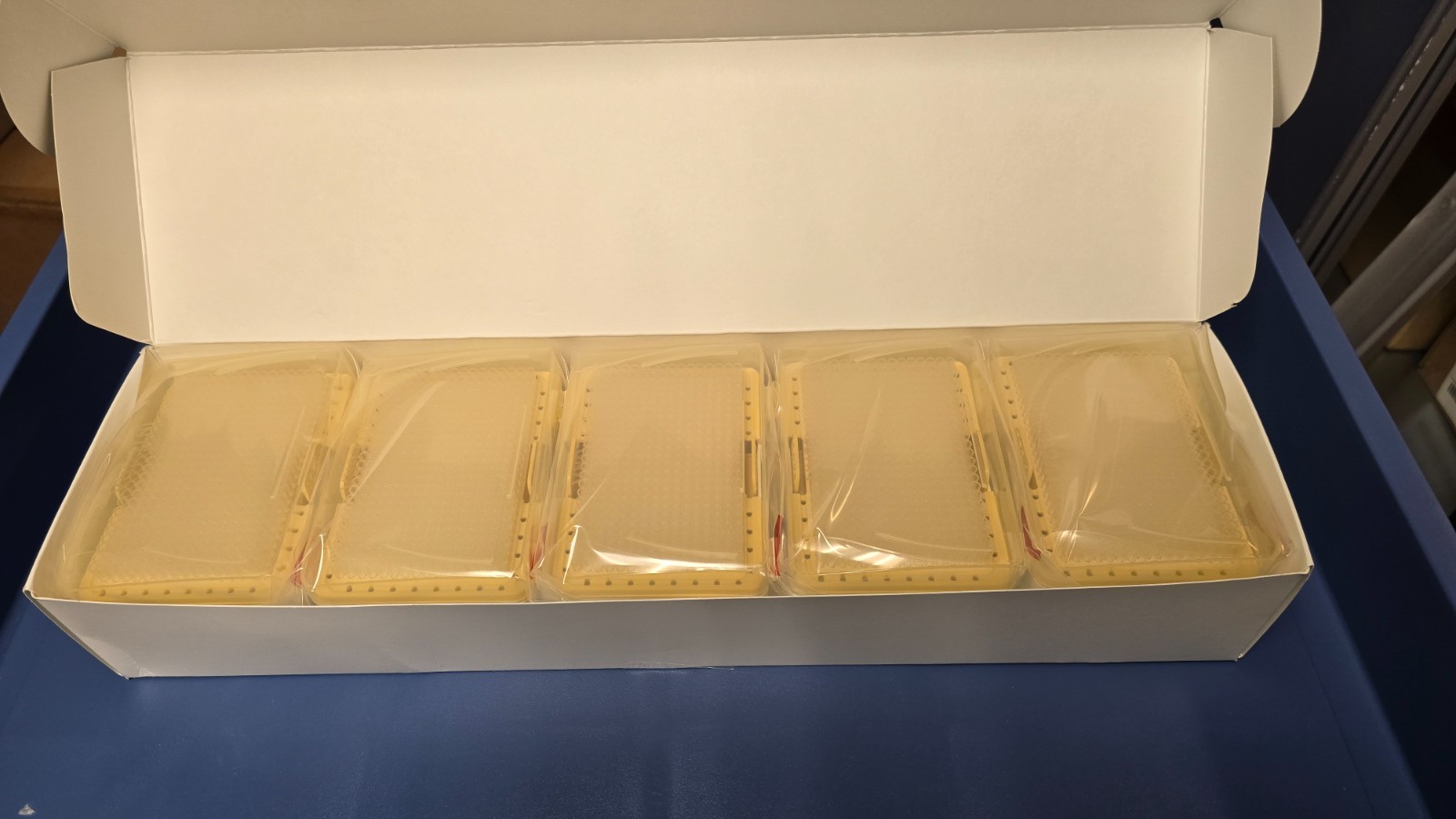 INTEGRA GripTips Pipette Tips, 125µl, Racked Yellow, 4425, 5 Racks 384 Tips Each