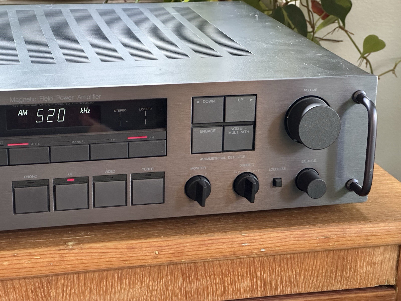 Carver Receiver 900 The Receiver Excellent - Serviced