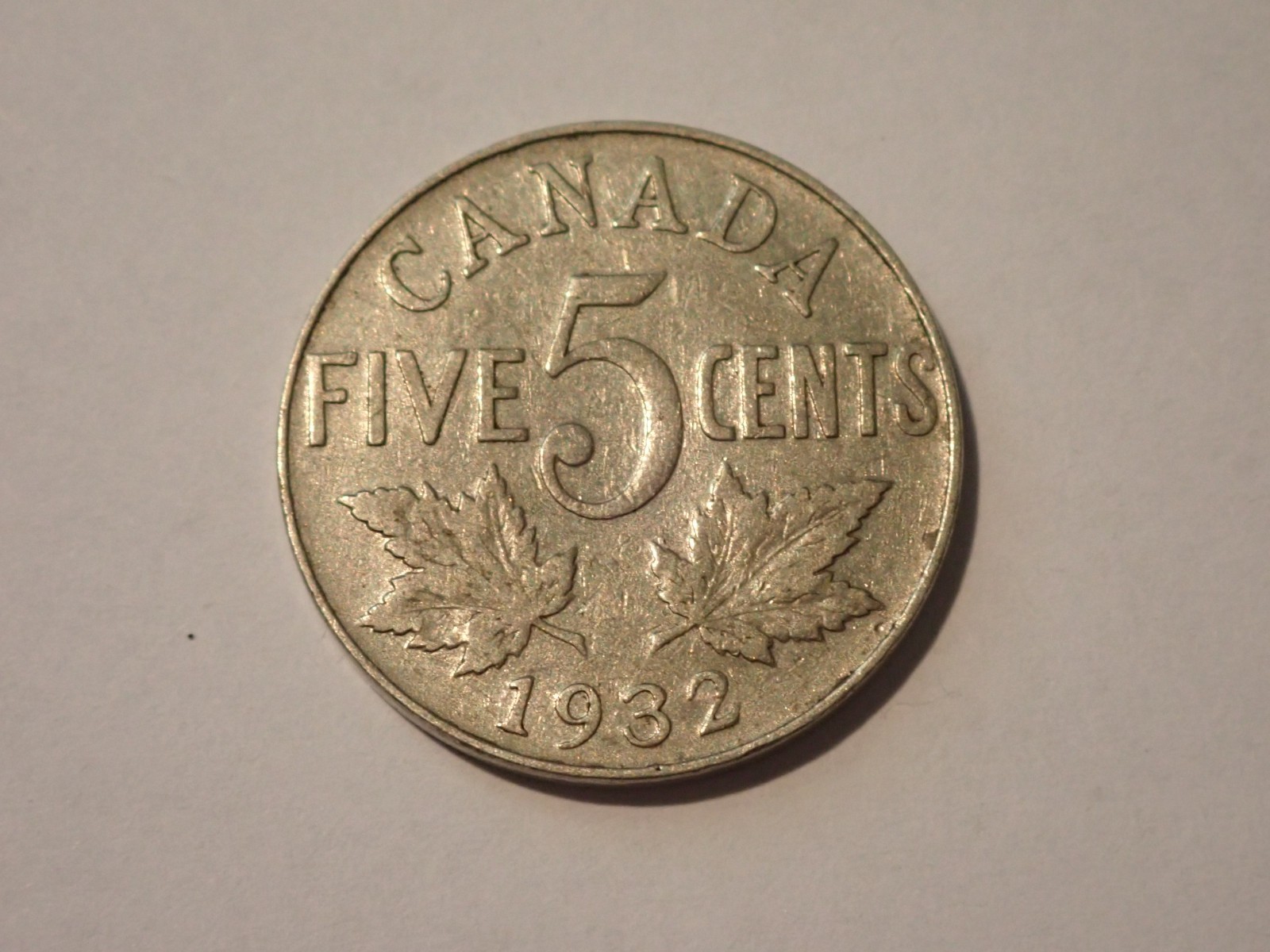 1932 CANADA 5 CENT CUPRO NICKEL COIN in NICE COLLECTABLE CONDITION