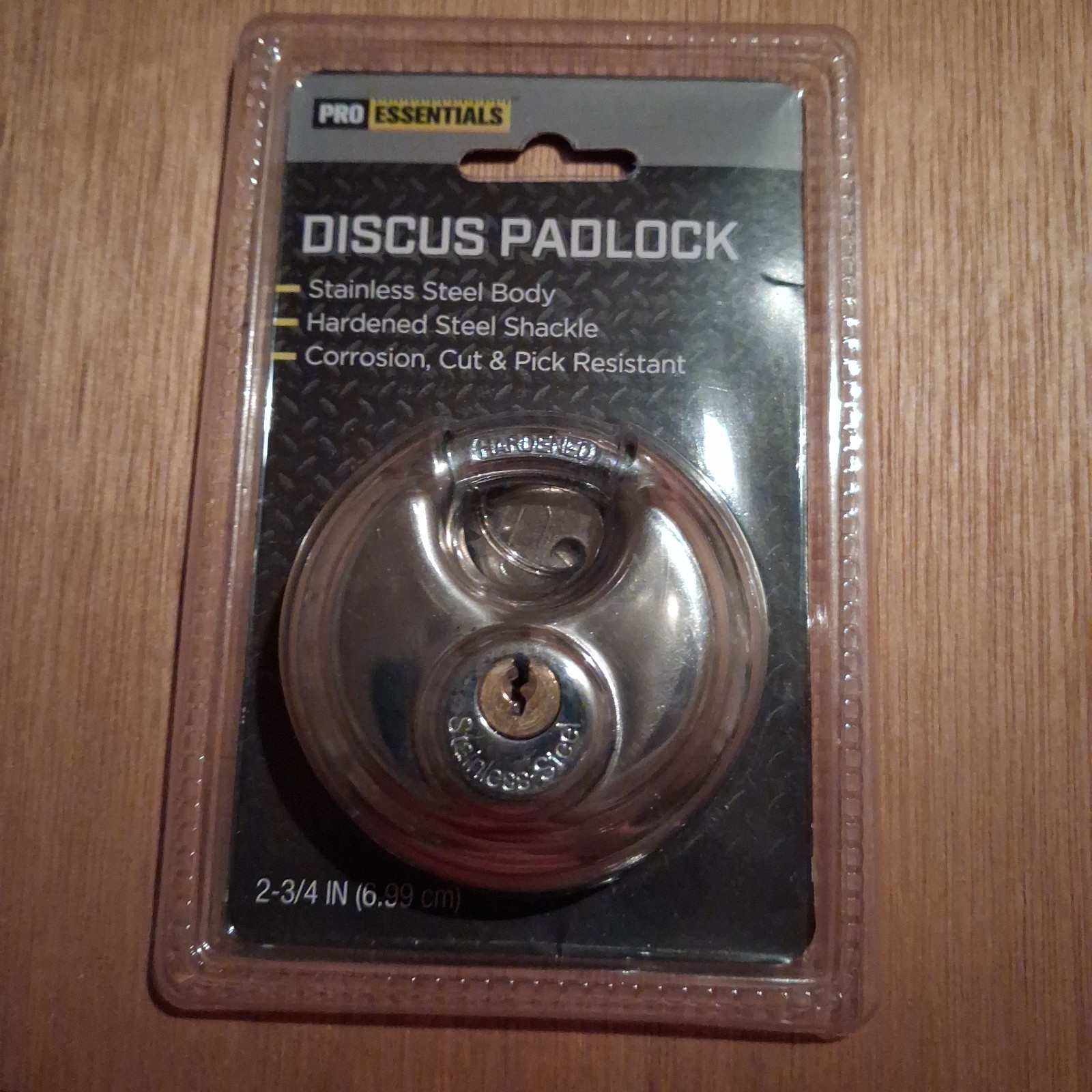 PRO ESSENTIALS discus padlock 2 3/4 Inches.
