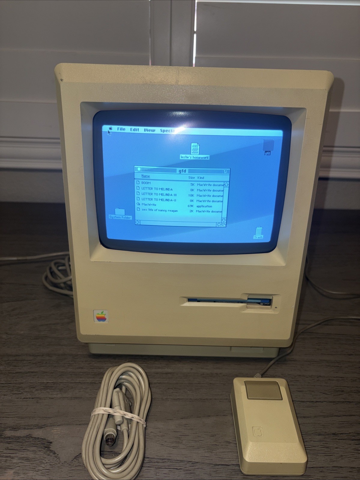 VINTAGE APPLE M0001E COMPUTER MACINTOSH 512K PARTS OR REPAIR READ DESCRIPTION!!