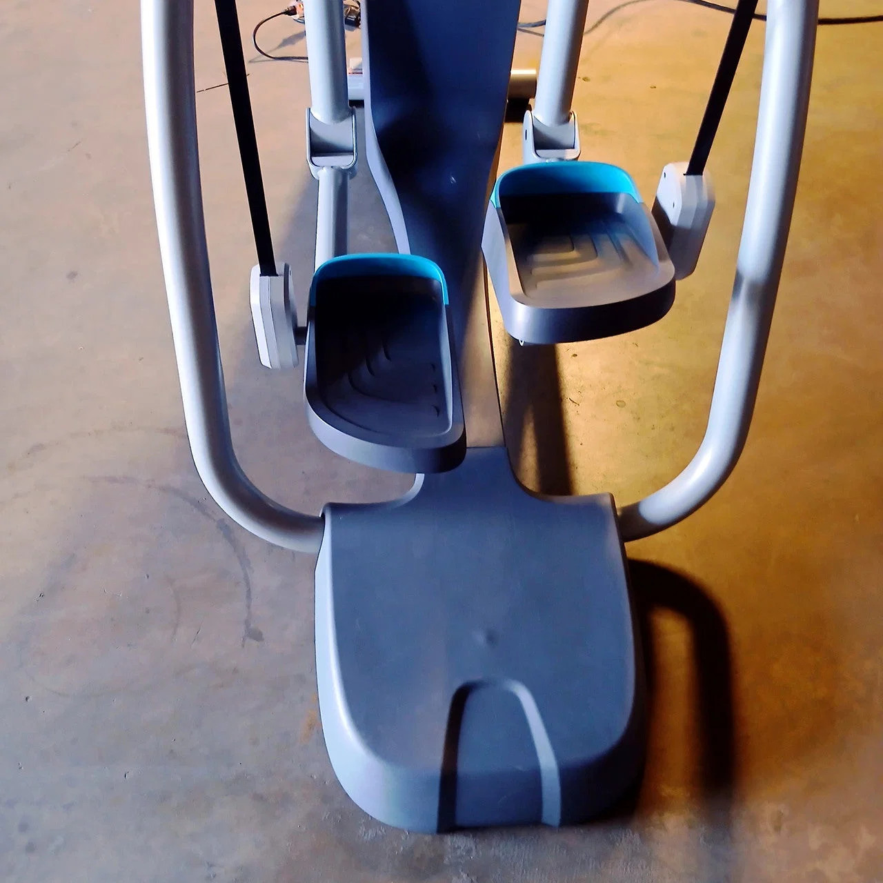 Precor AMT 865 w/ P62 Console